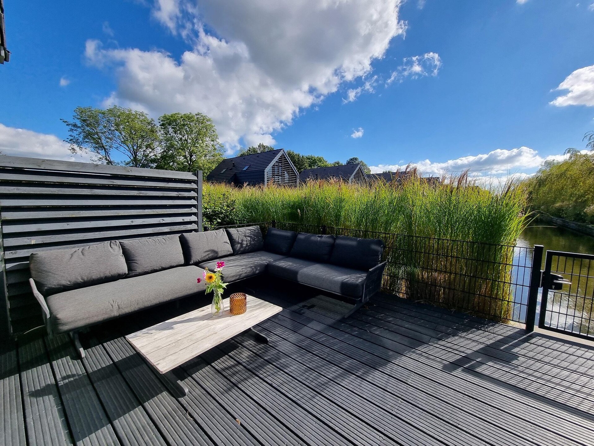 Watervilla Achttjin: Luxe aan het Slotermeer met privé-aanlegsteiger - foto 21