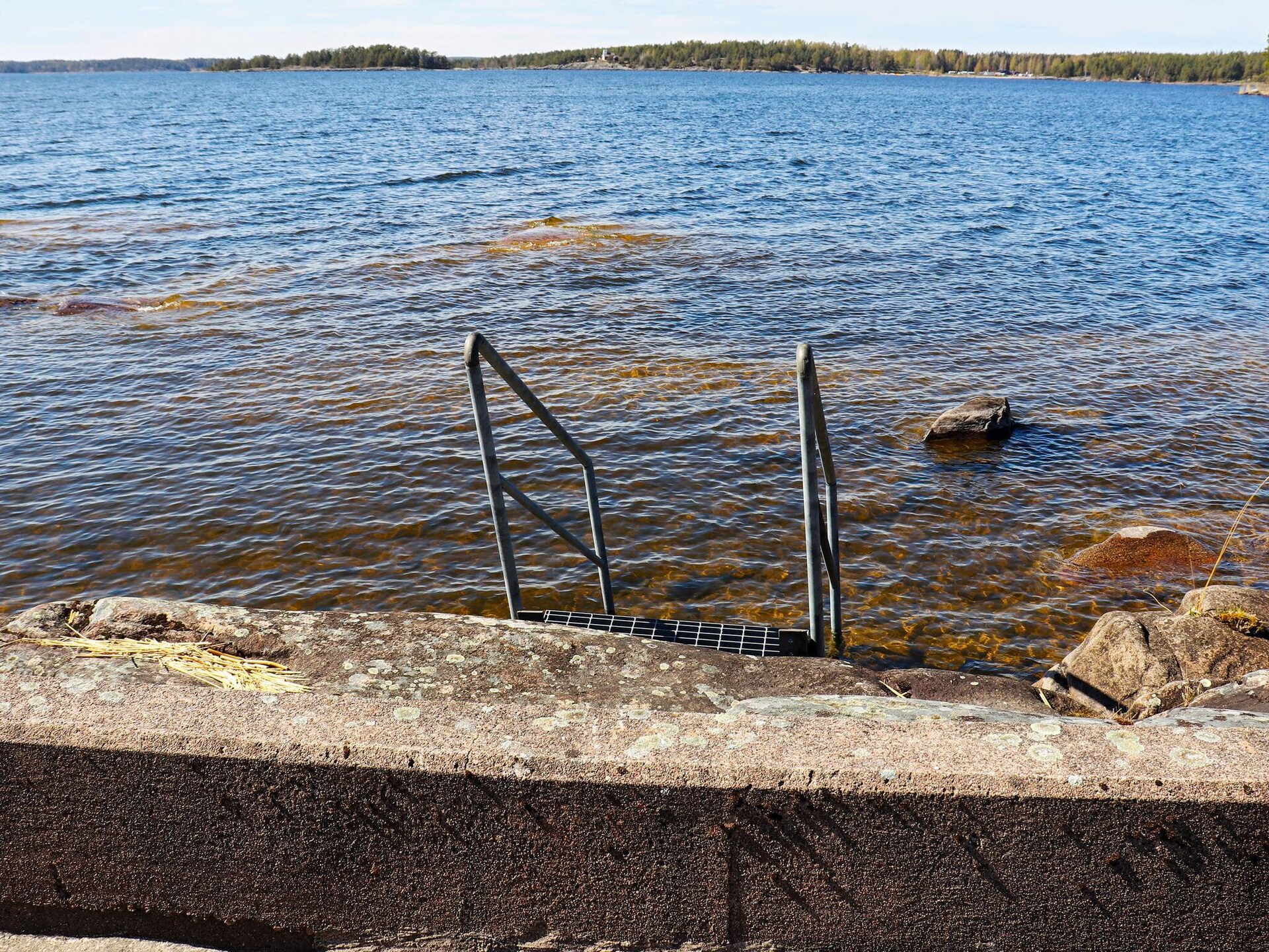 Modern vakantiehuis aan Vänernsee met golf en privé-dock in Värmland - foto 13