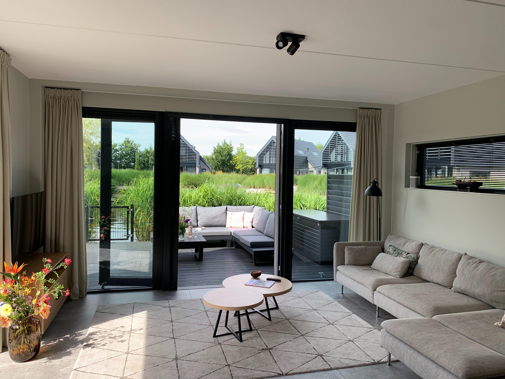 Watervilla Ien: Luxe verblijf met eigen aanlegsteiger aan Slotermeer - foto 7