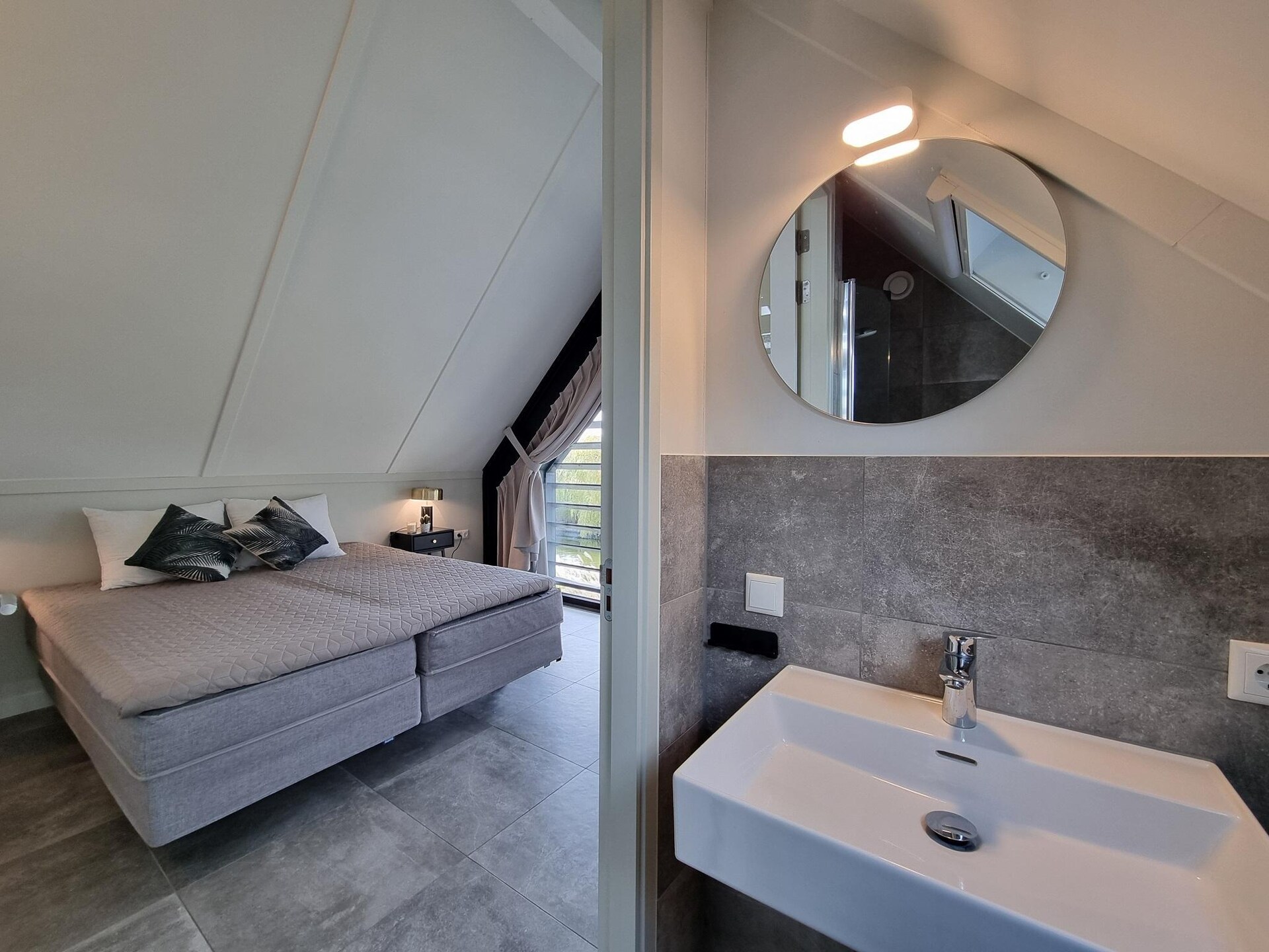 Watervilla Ien: Luxe verblijf met eigen aanlegsteiger aan Slotermeer - foto 13