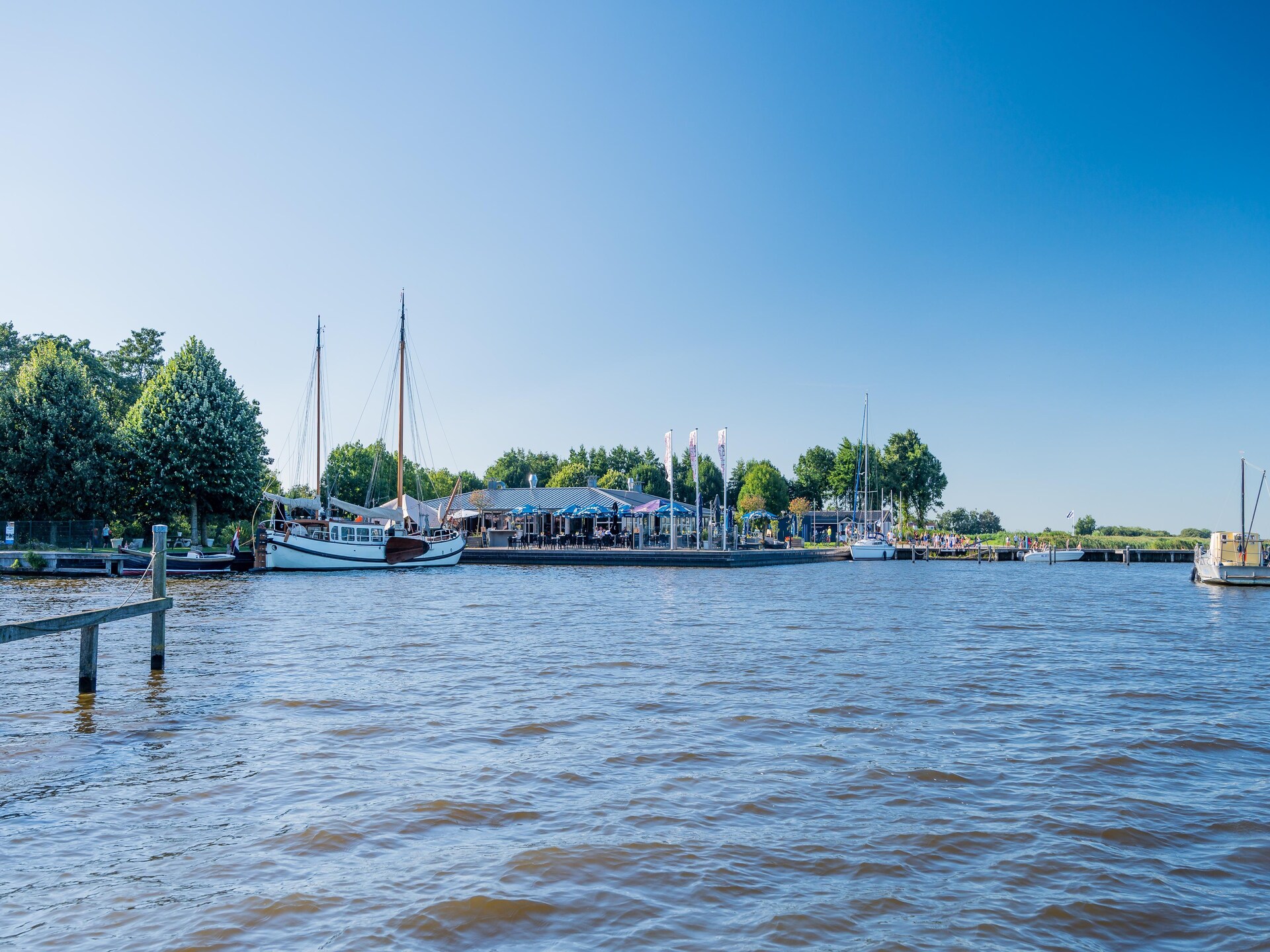 Watervilla Fiif: luxe familieverblijf direct aan het Slotermeer - foto 27