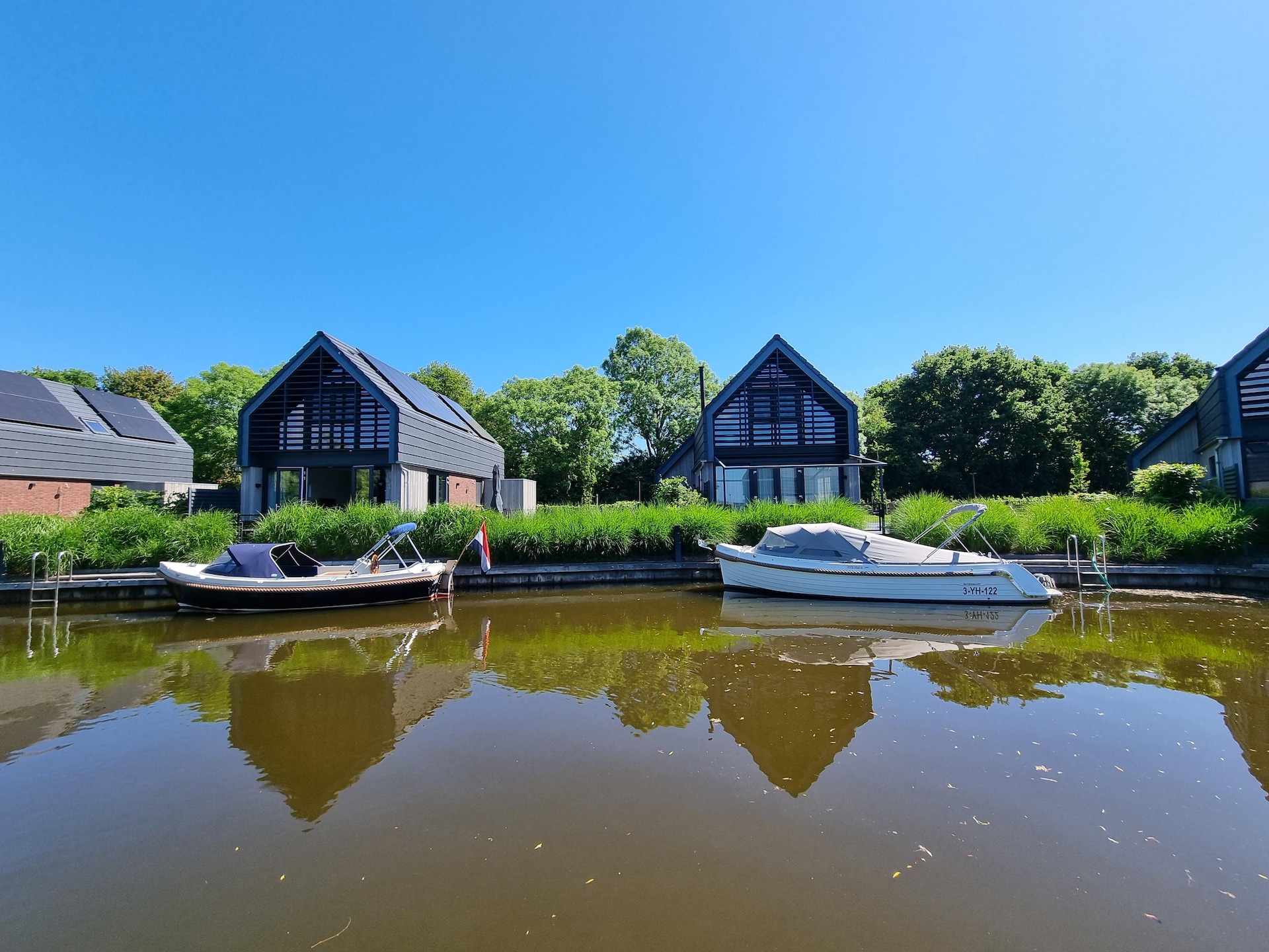 Watervilla Fiif: luxe familieverblijf direct aan het Slotermeer - foto 33