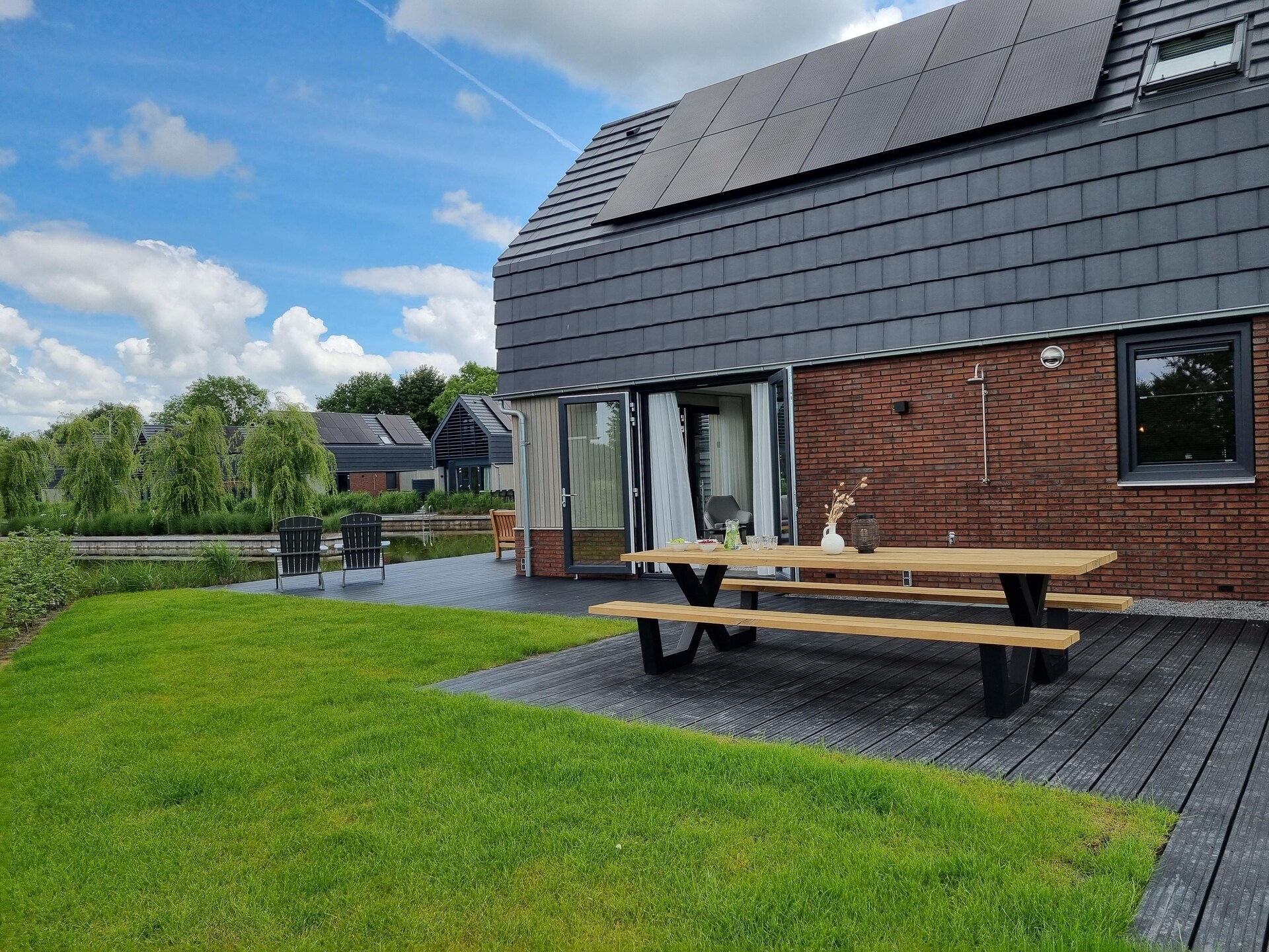 Watervilla Njoggen – Luxe vakantiehuis met aanlegsteiger aan het Slotermeer - foto 2