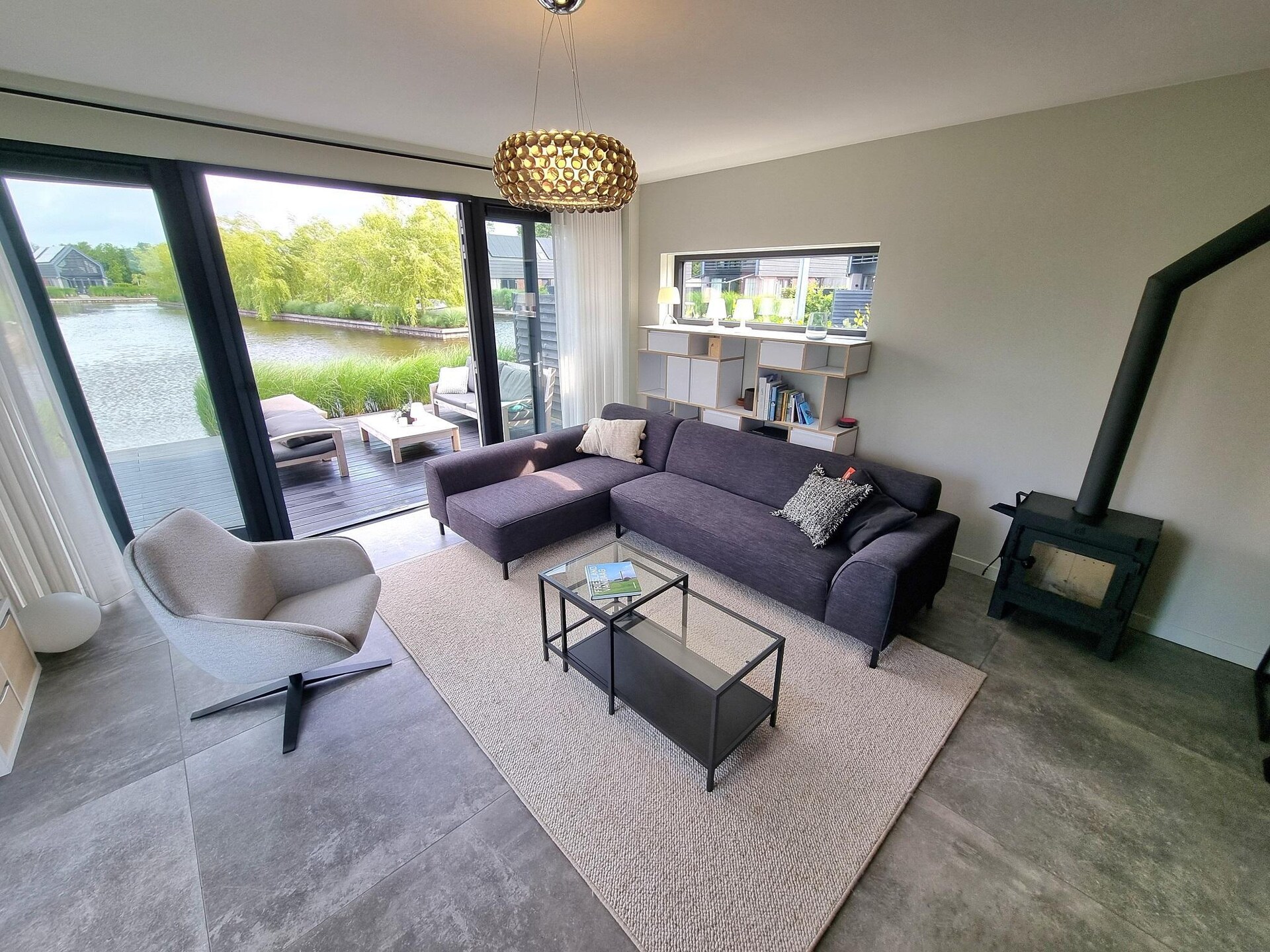 Watervilla Njoggen – Luxe vakantiehuis met aanlegsteiger aan het Slotermeer - foto 8