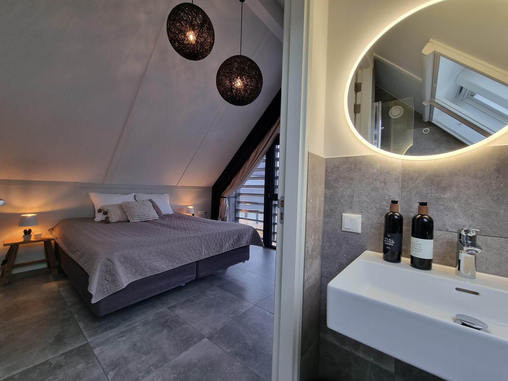 Watervilla Njoggen – Luxe vakantiehuis met aanlegsteiger aan het Slotermeer - foto 19
