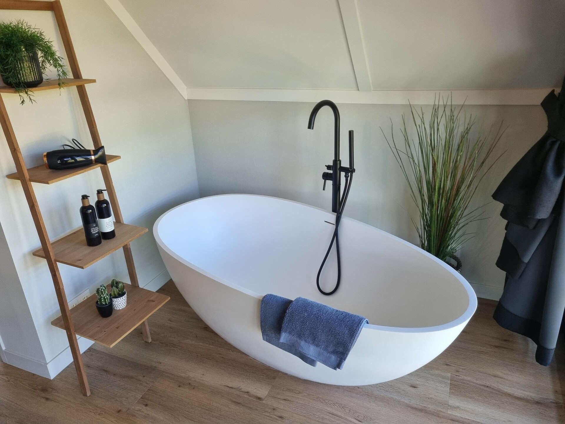 Watervilla Alve: luxe verblijf met aanlegsteiger aan het Slotermeer - foto 16