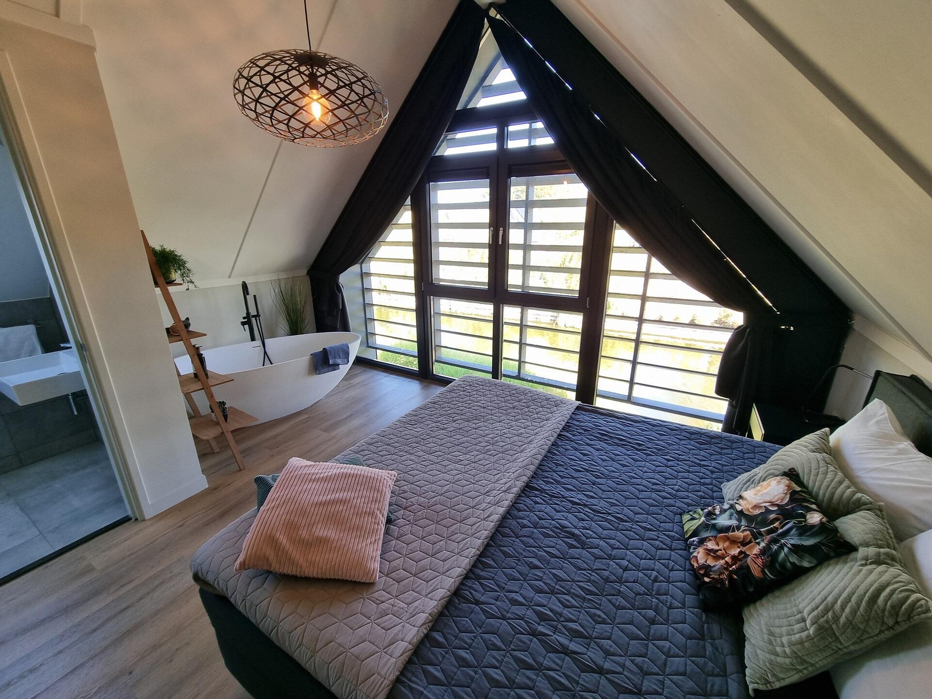Watervilla Alve: luxe verblijf met aanlegsteiger aan het Slotermeer - foto 17