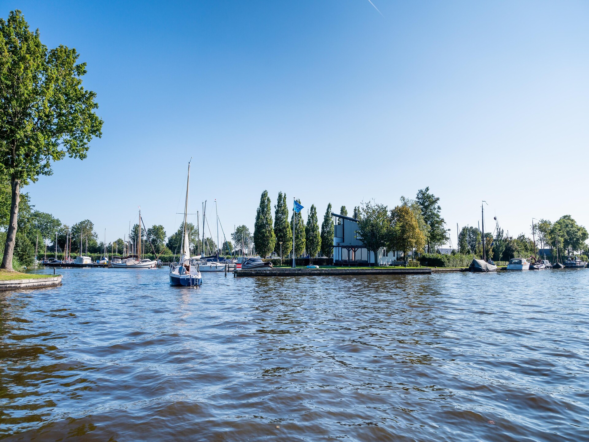 Watervilla Trettjin: luxe vakantiehuis met eigen aanlegsteiger aan het Slotermeer - foto 27