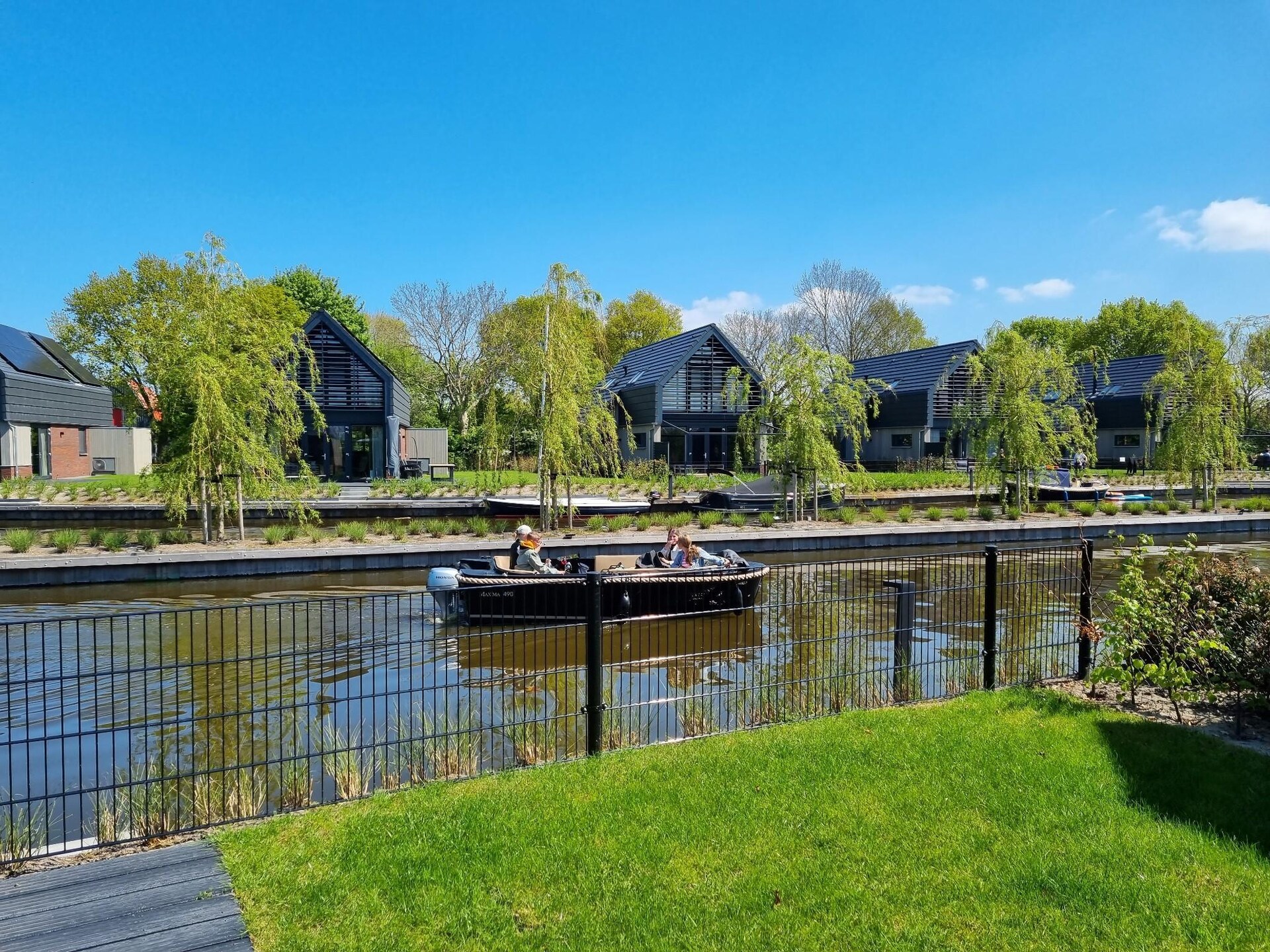 Watervilla Trettjin: luxe vakantiehuis met eigen aanlegsteiger aan het Slotermeer - foto 2