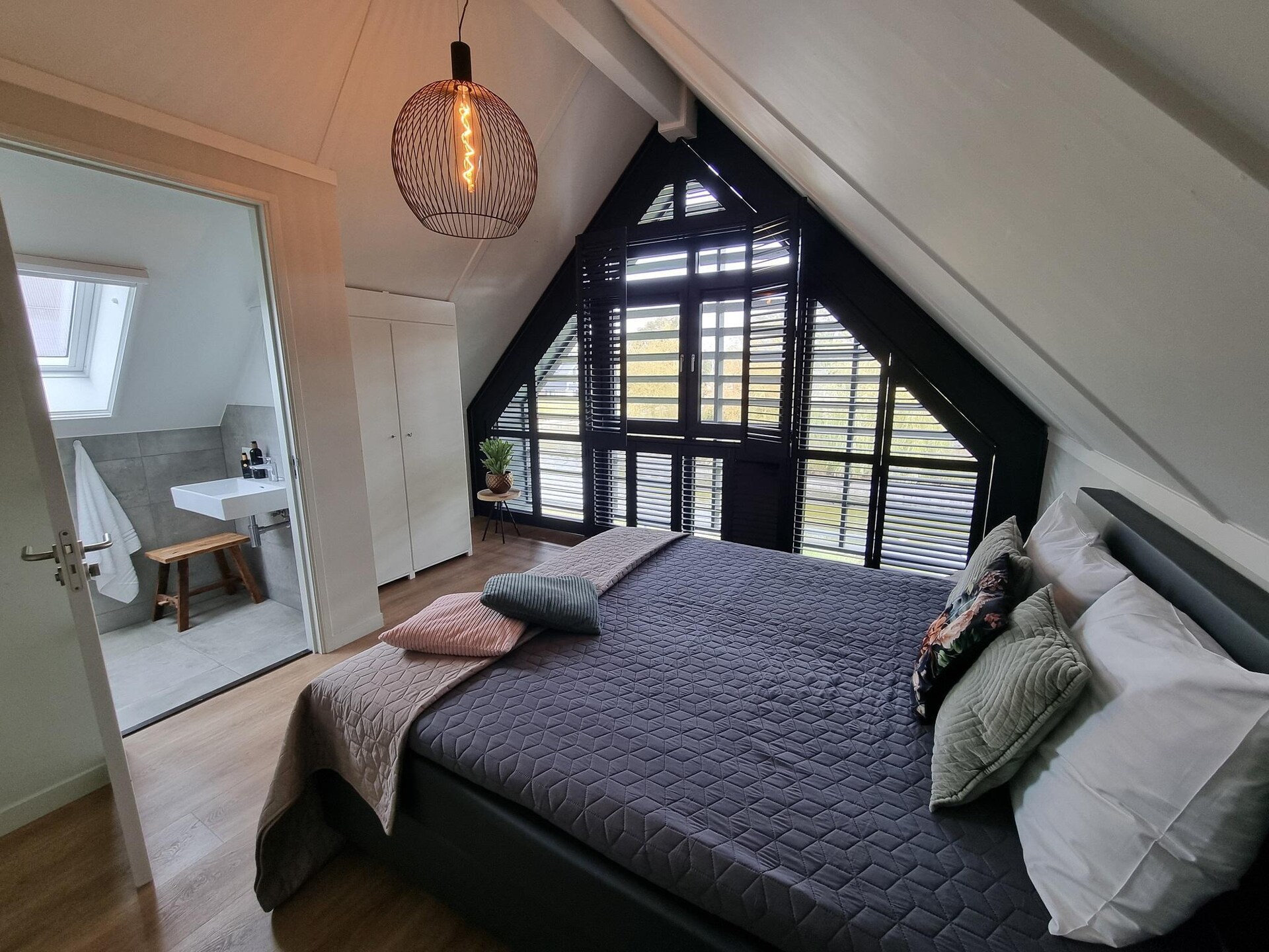 Watervilla Trettjin: luxe vakantiehuis met eigen aanlegsteiger aan het Slotermeer - foto 12