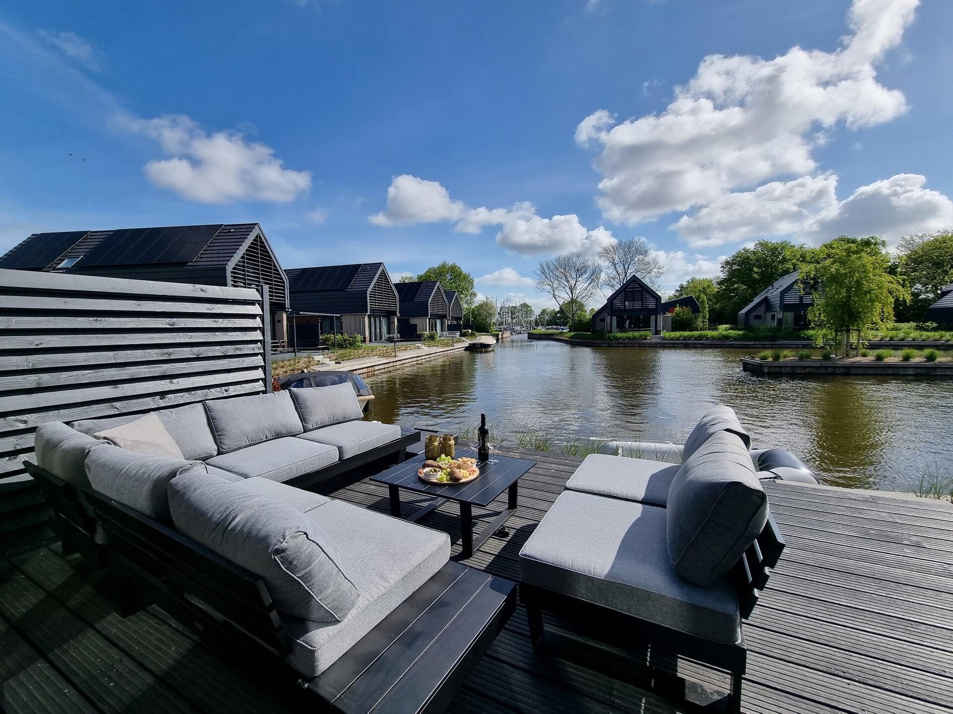 Watervilla Fiiftjin: luxe verblijf met aanlegsteiger aan het Slotermeer - foto 26