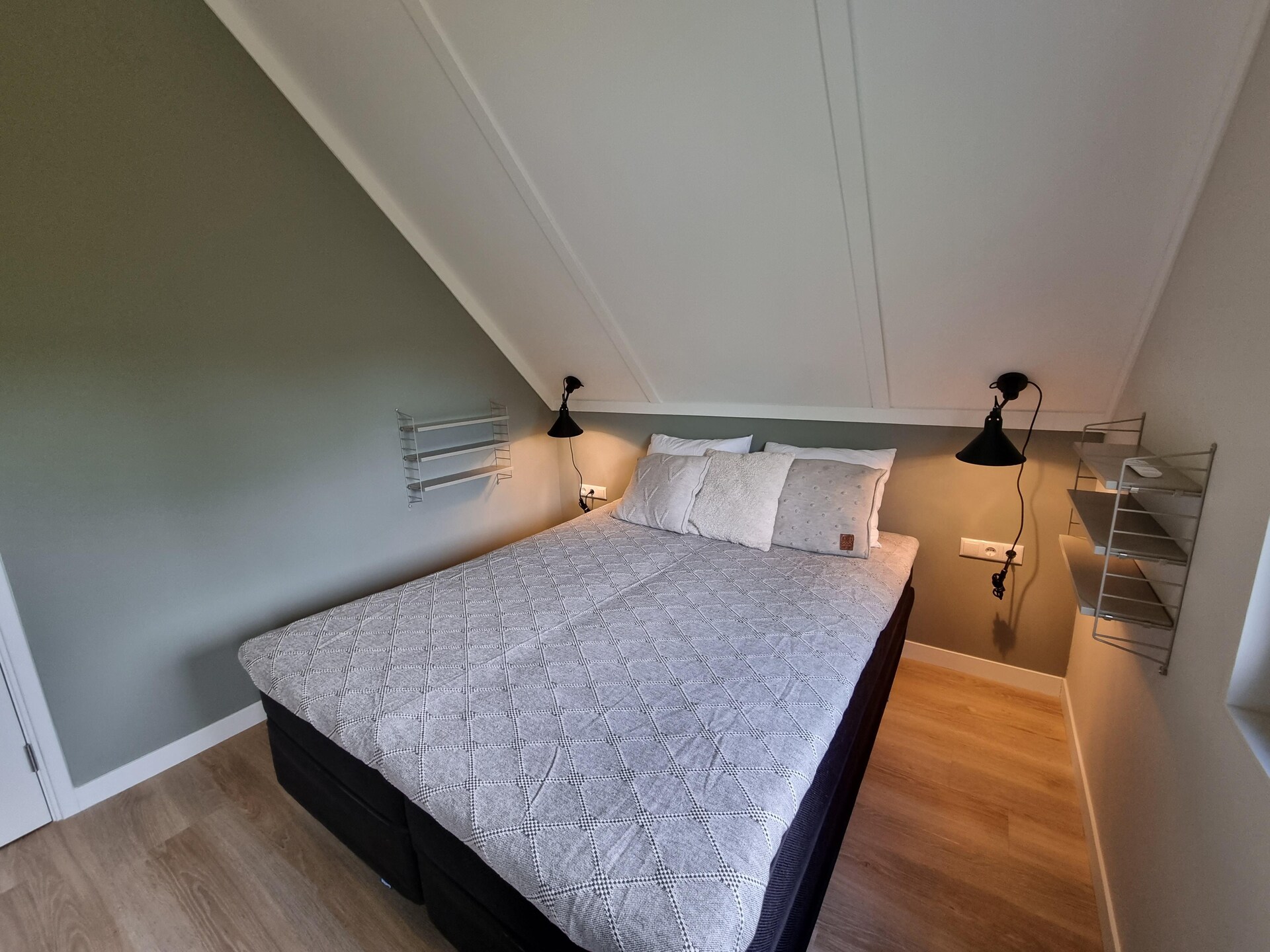 Watervilla Fiiftjin: luxe verblijf met aanlegsteiger aan het Slotermeer - foto 16