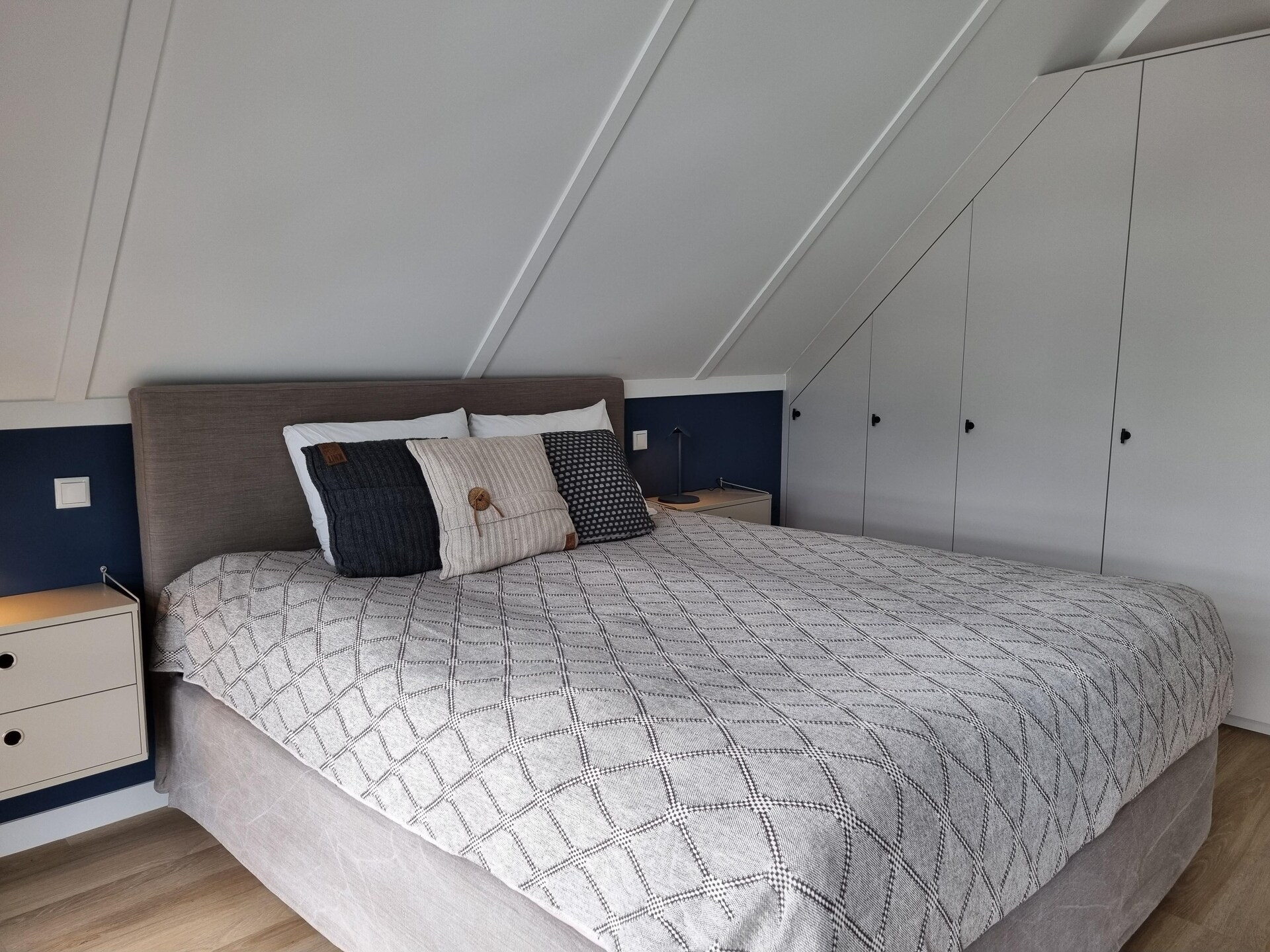 Watervilla Fiiftjin: luxe verblijf met aanlegsteiger aan het Slotermeer - foto 18
