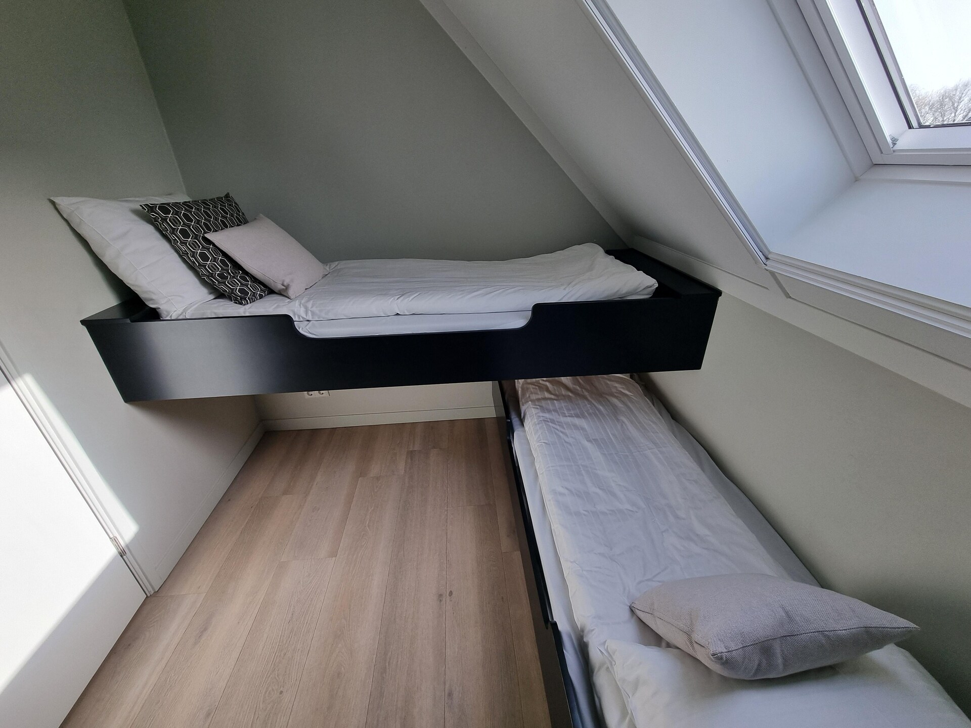 Watervilla Fiiftjin: luxe verblijf met aanlegsteiger aan het Slotermeer - foto 23