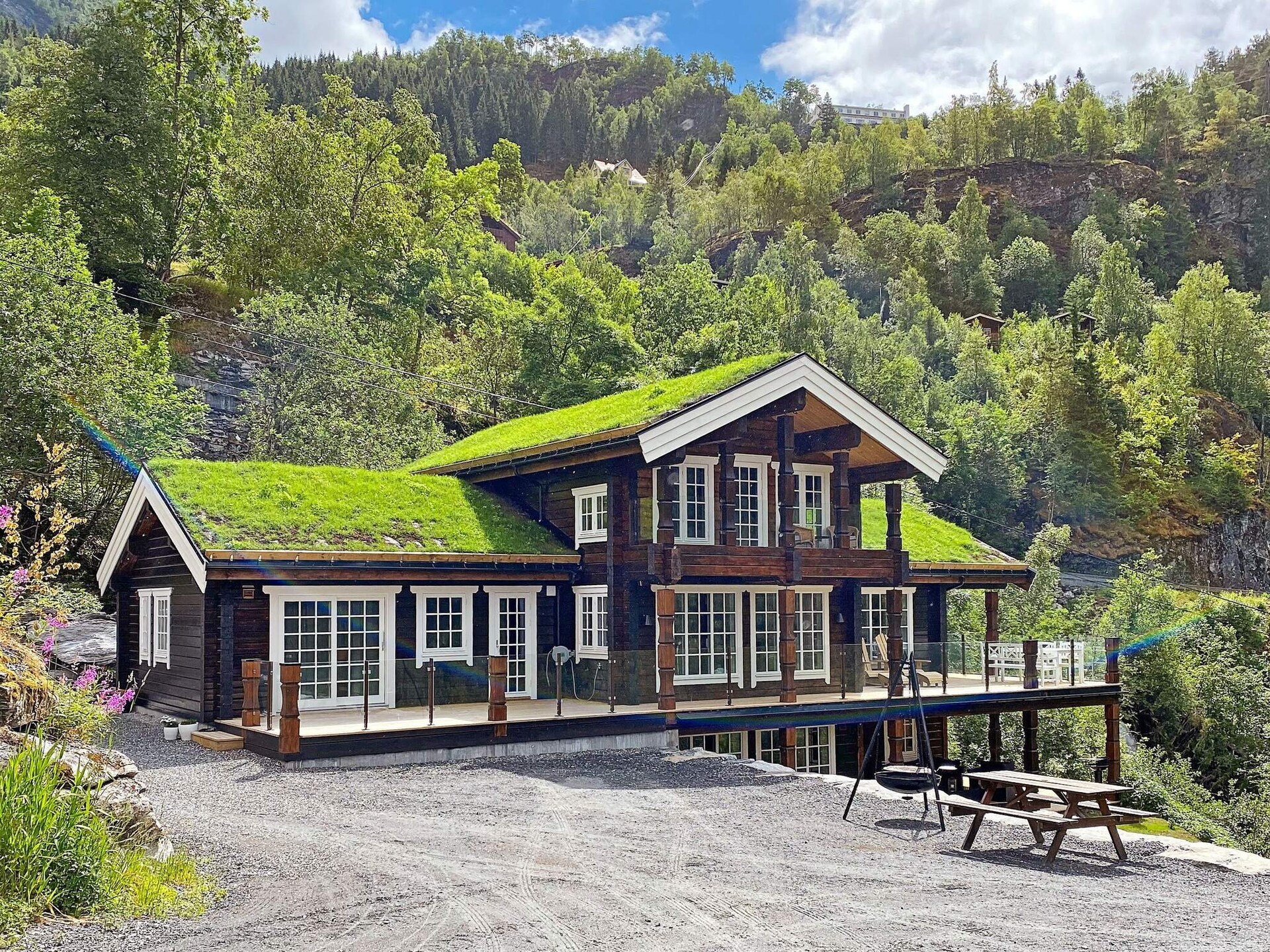 Modern blokhuis met panoramisch fjordzicht bij Geiranger - foto 2