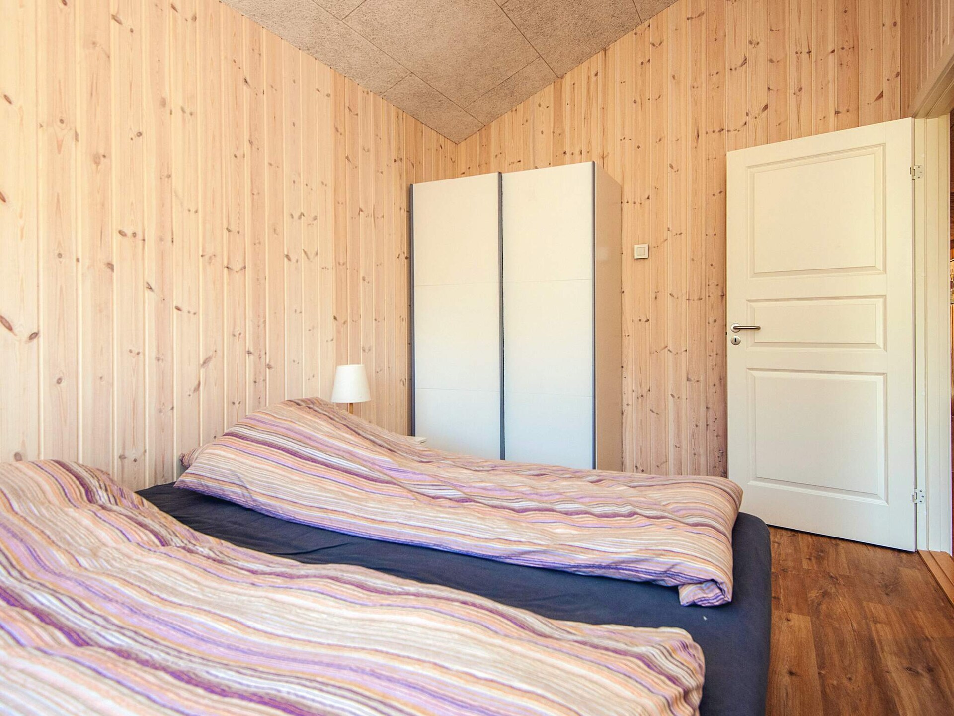 Vrijstaand vakantiehuis op 350m van zee in Fjellerup Strand - foto 19