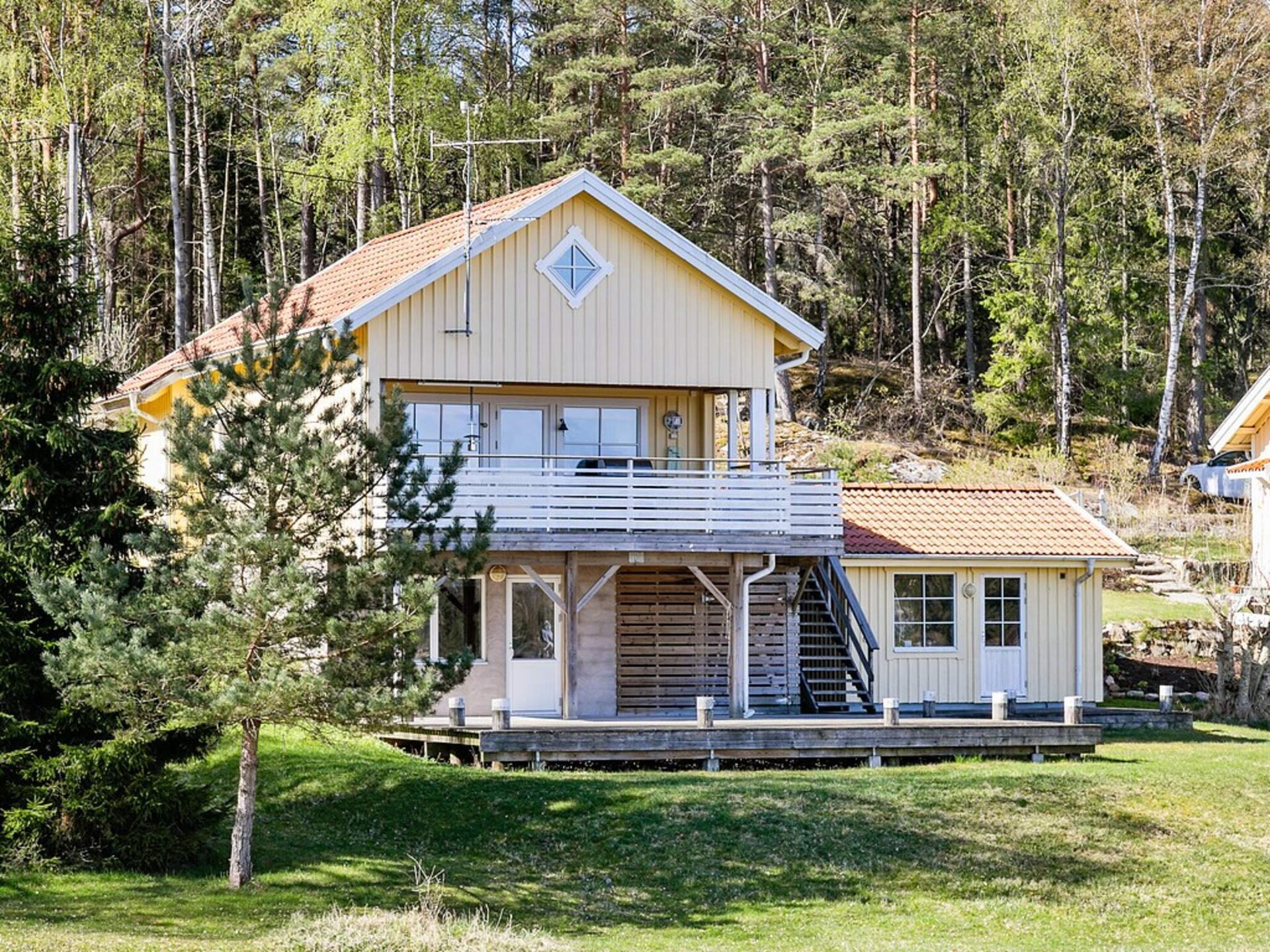 Vrijstaand vakantiehuis op Rossö met zeezicht, sauna en apart gastenverblijf - foto 1