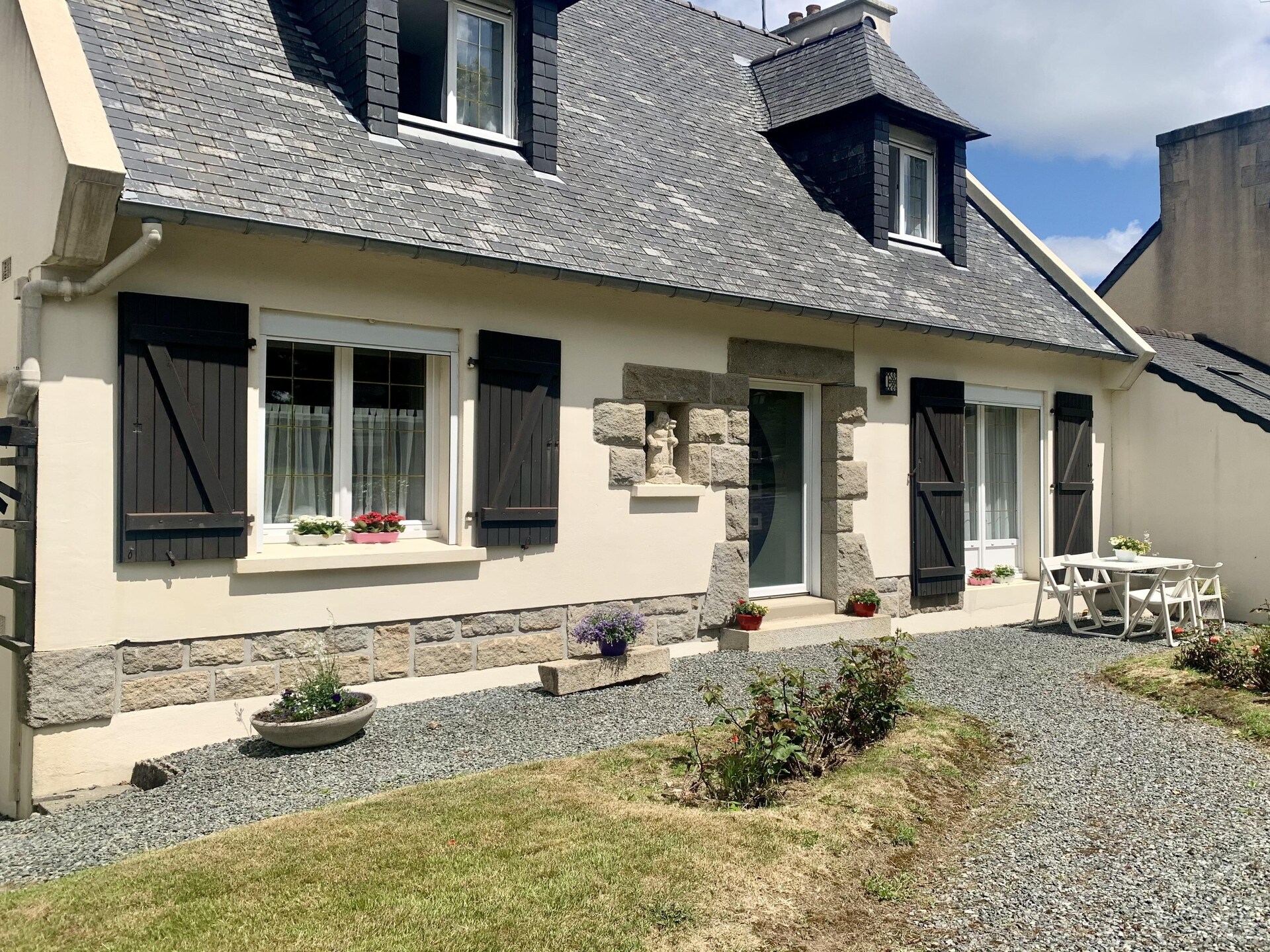 Authentiek vakantiehuis in Guerlesquin met grote tuin, nabij meer en strand - foto 12