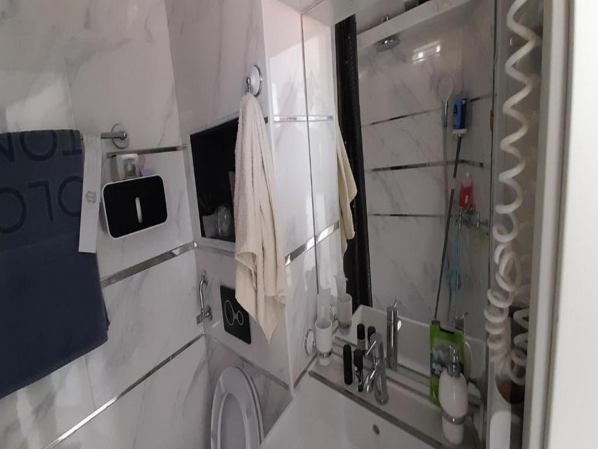 Appartement OM: Zeezicht & Balkon op 20m van het Strand in Povlja, Brač - foto 4