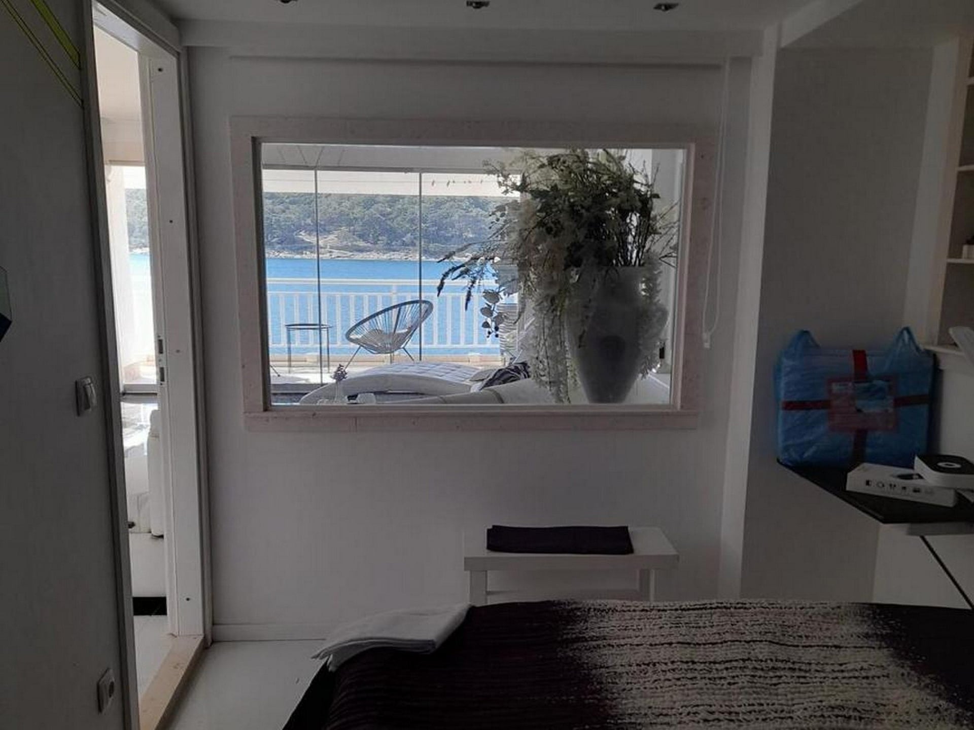 Appartement OM: Zeezicht & Balkon op 20m van het Strand in Povlja, Brač - foto 7