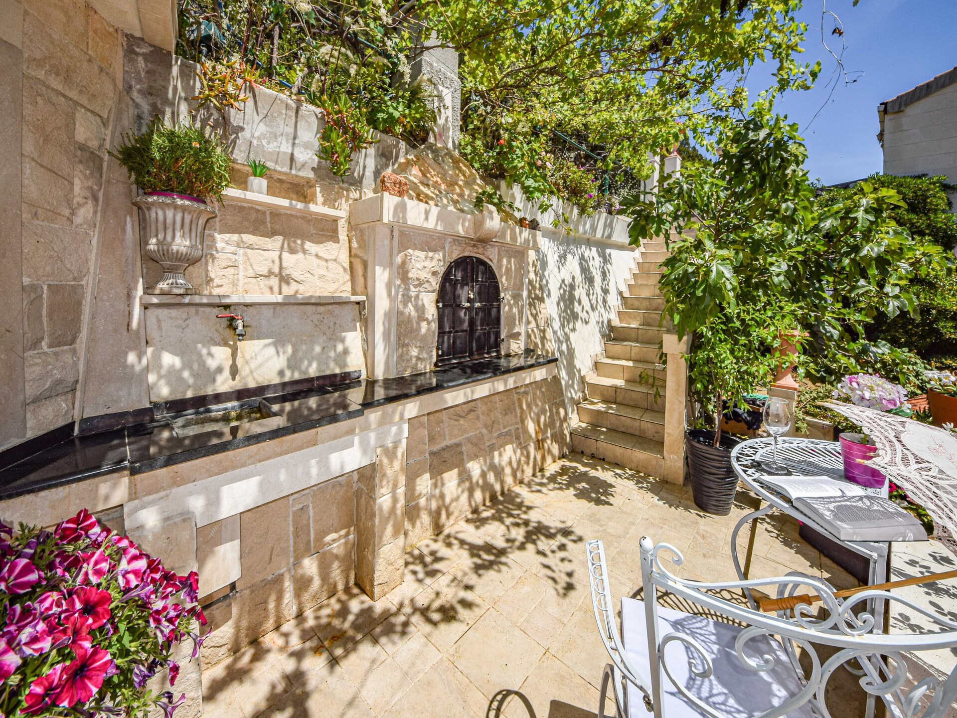 Appartement OM: Zeezicht & Balkon op 20m van het Strand in Povlja, Brač - foto 13