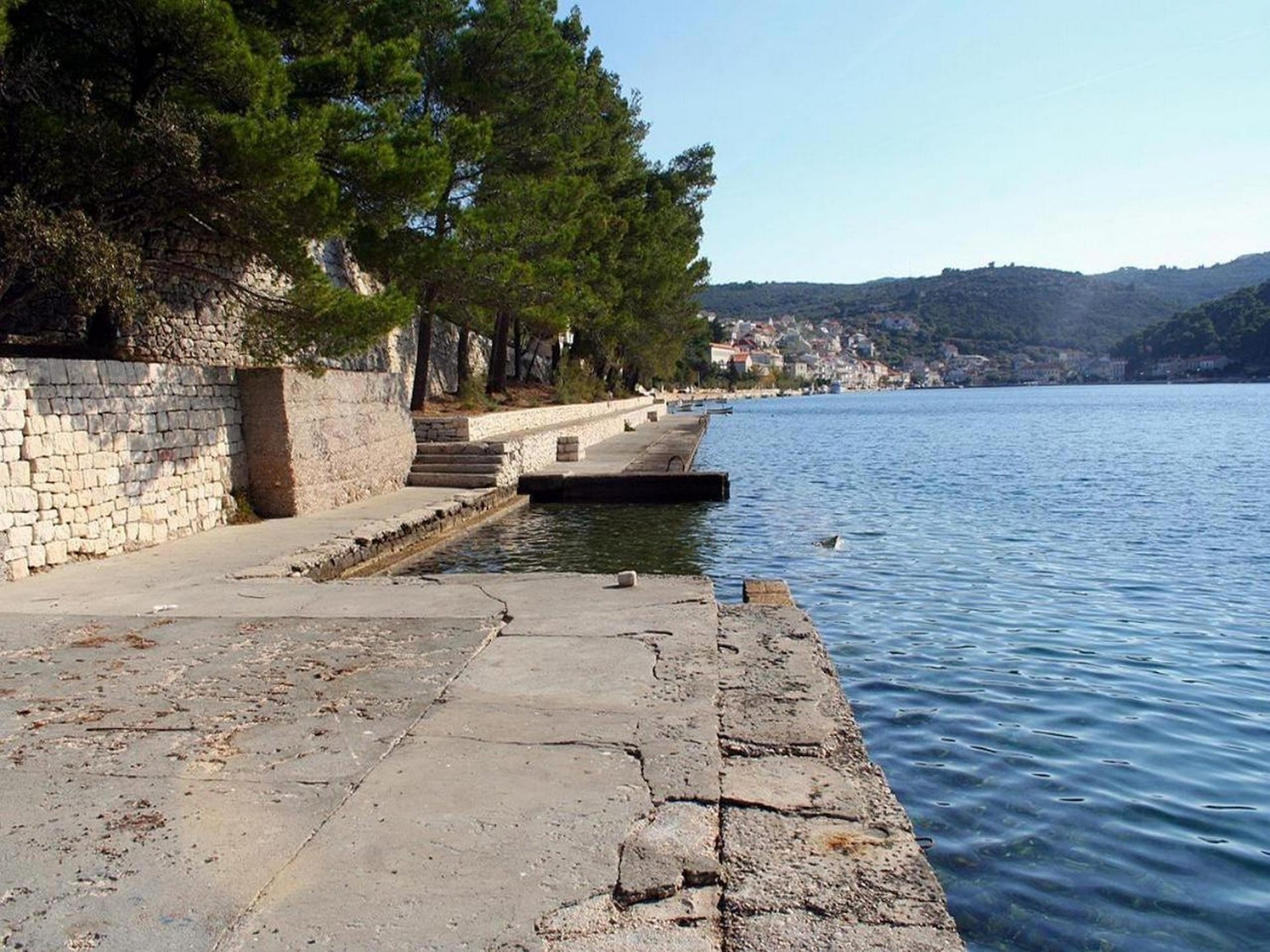 Appartement OM: Zeezicht & Balkon op 20m van het Strand in Povlja, Brač - foto 20