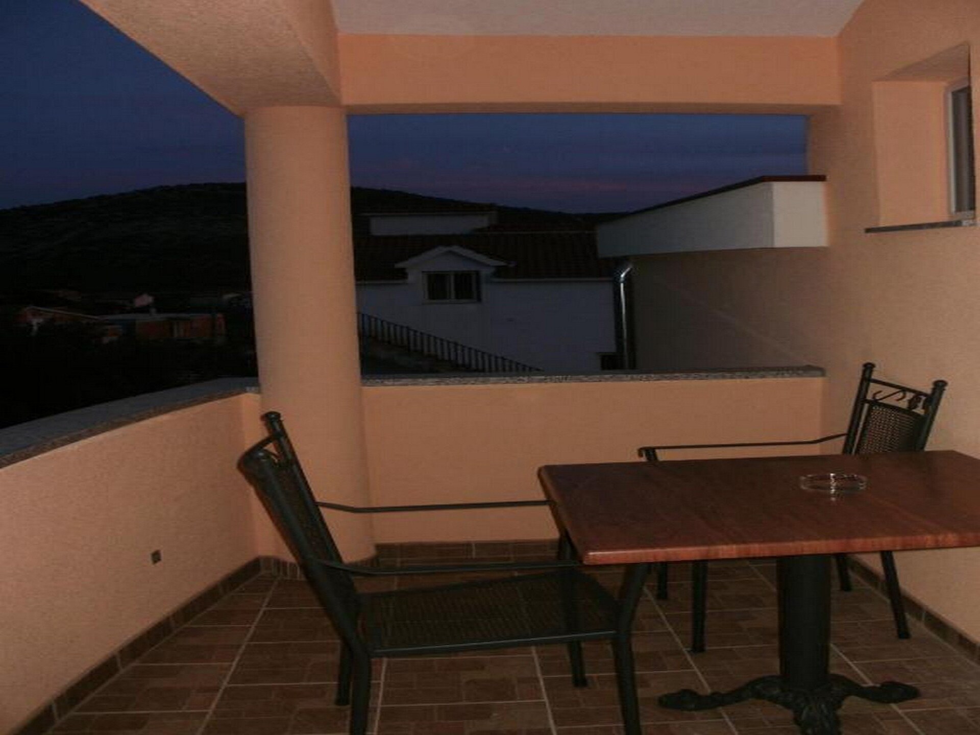 Knusse studio met balkon op 300 meter van zee in Vinisce - foto 7