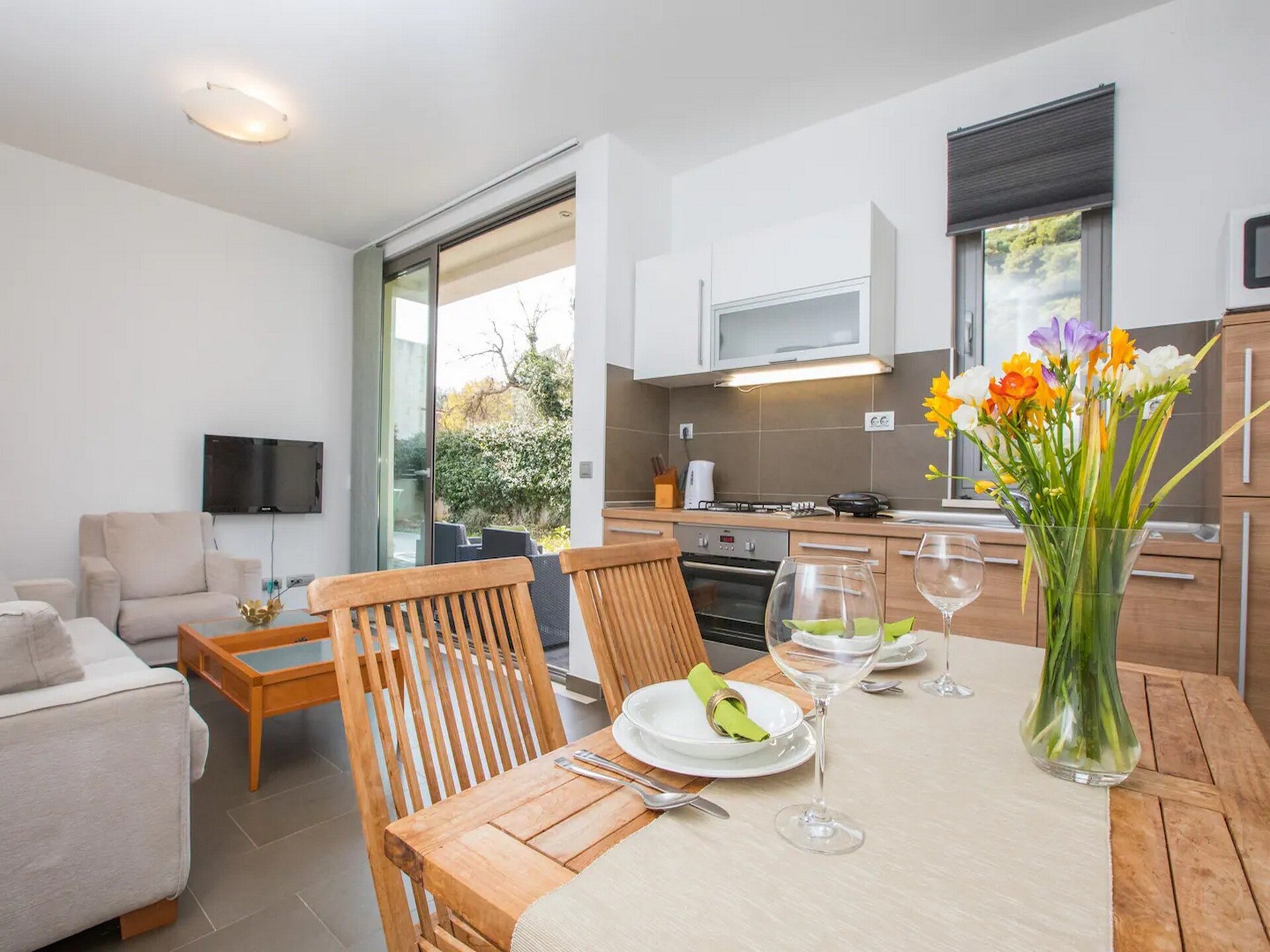 Knus appartement met terras in Lapad, op 300 meter van het strand - foto 12