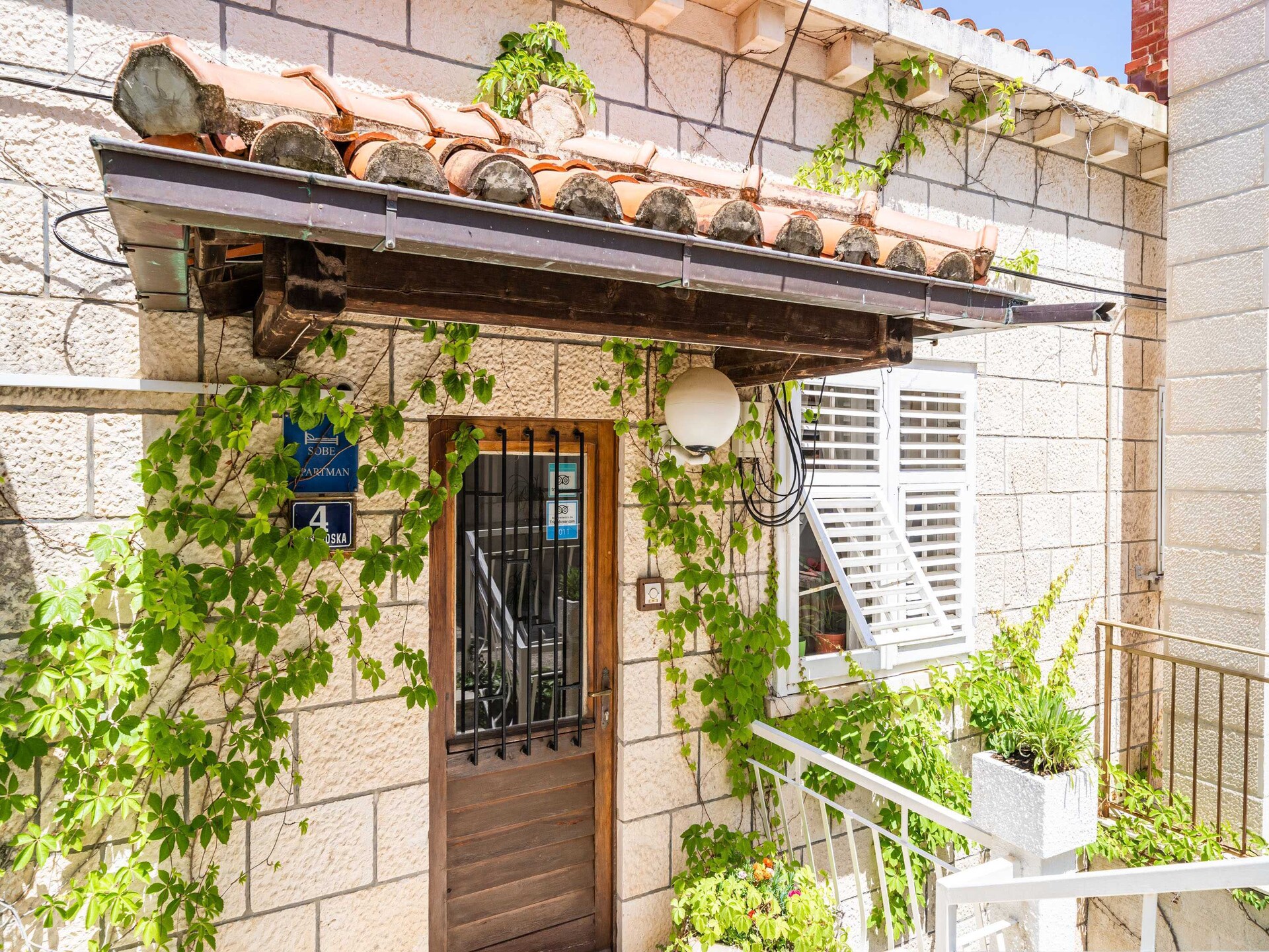 Ruim appartement met zeezicht en terras op 100 meter van het strand in Cavtat - foto 31