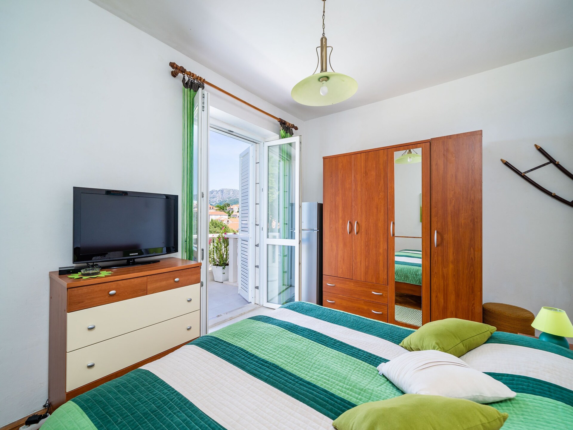 Knusse tweepersoons kamer met zeezicht en gedeelde tuin, op 100m van strand - foto 9