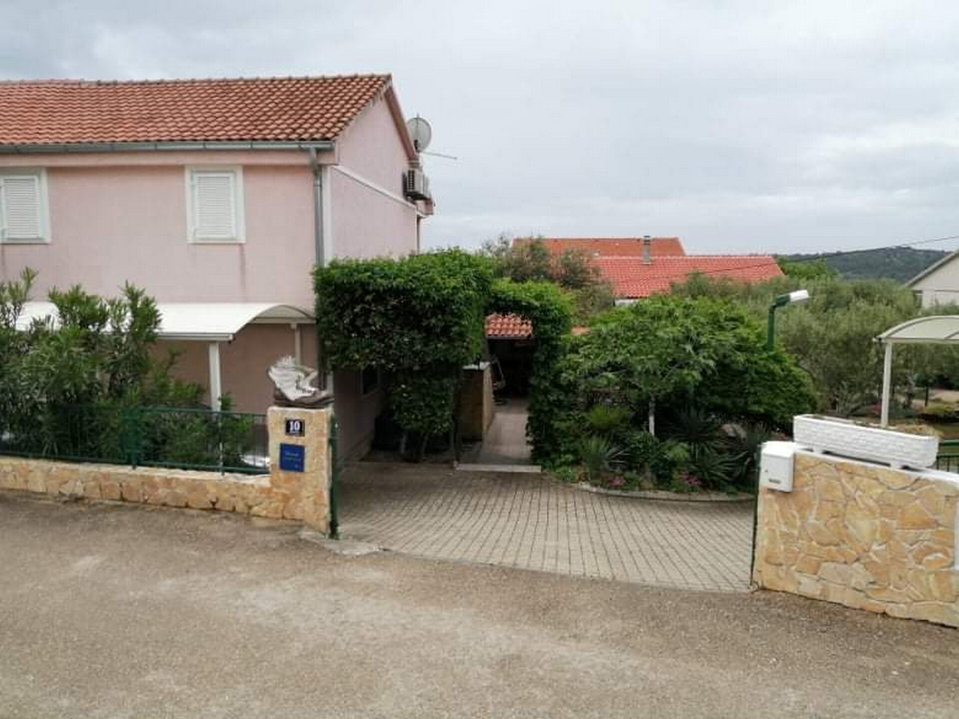 Knus appartement met balkon vlakbij zee in Pirovac - foto 12