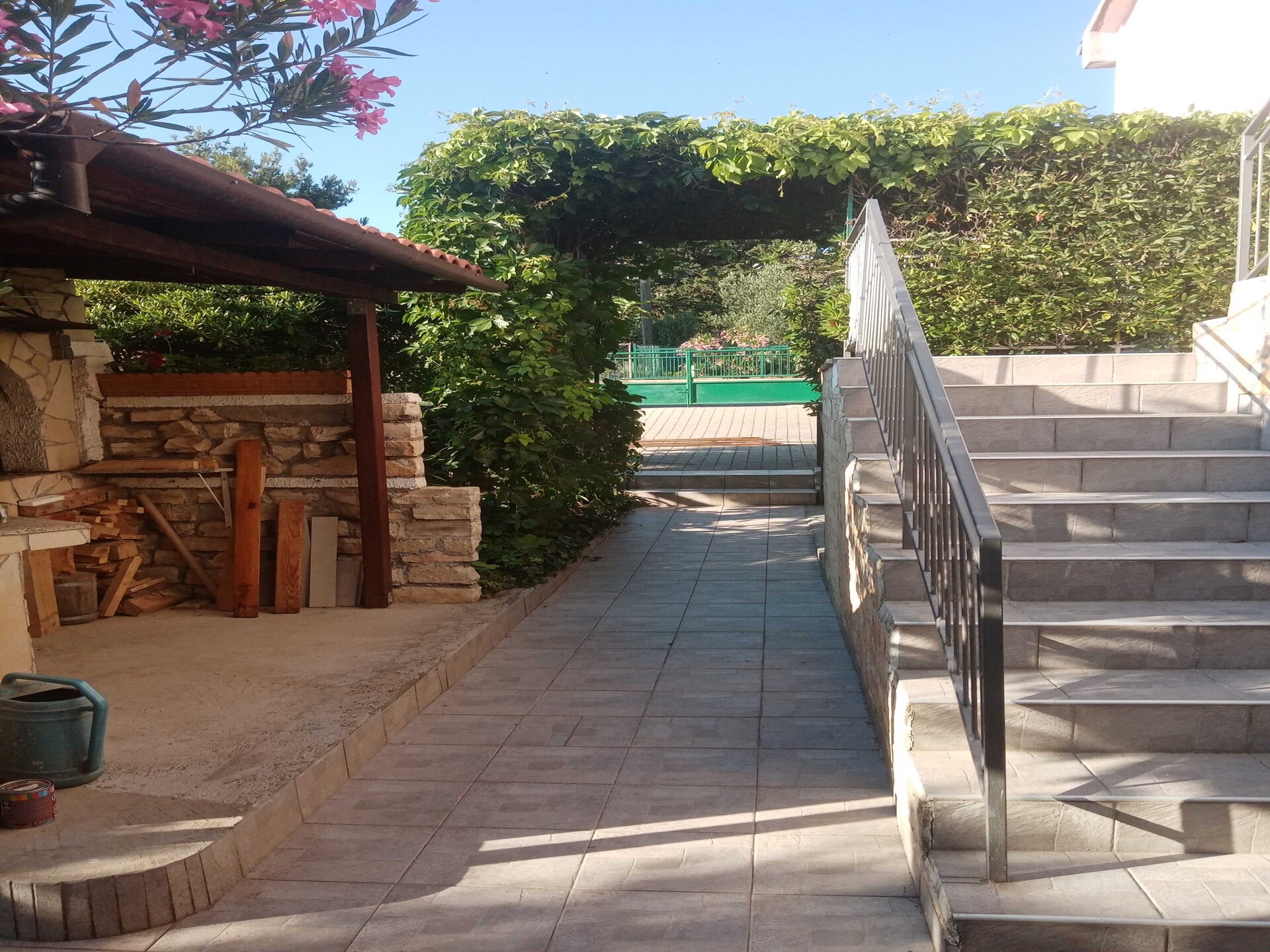 Knus appartement met balkon vlakbij zee in Pirovac - foto 13