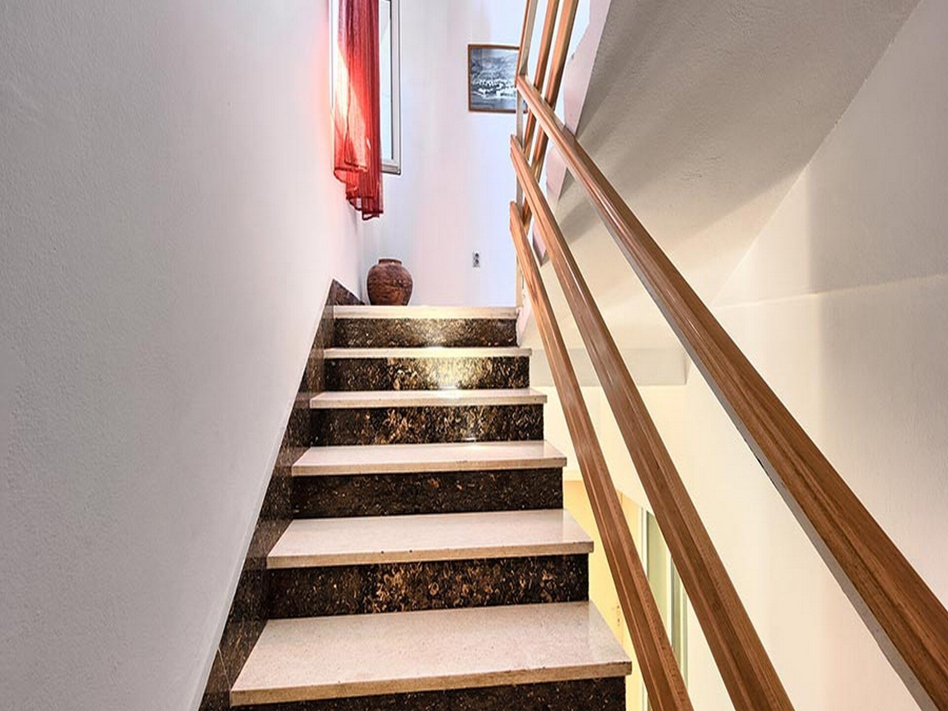Rustig appartement in Kastel Luksic met balkon, op 100m van het strand - foto 16