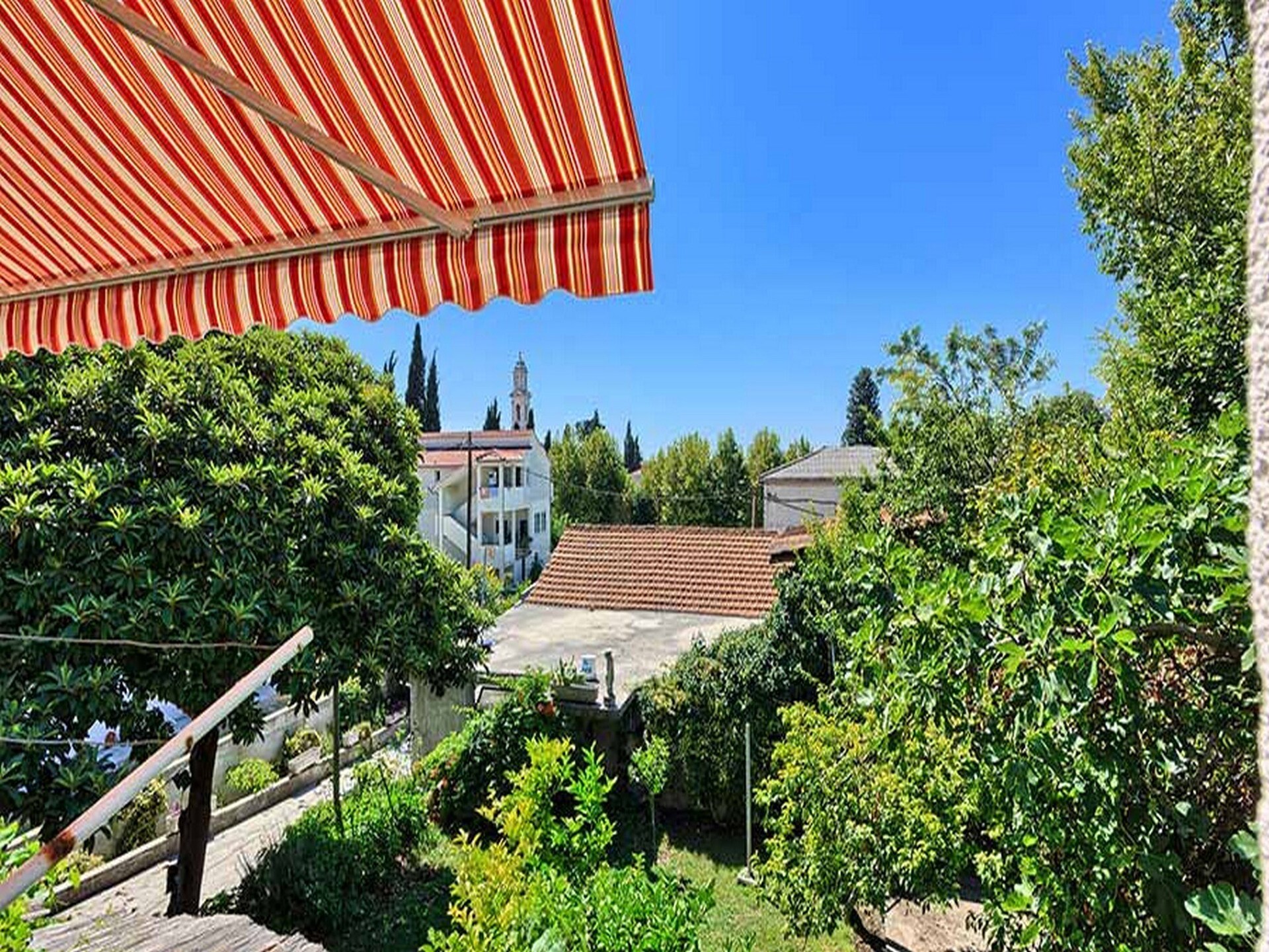 Rustig appartement in Kastel Luksic met balkon, op 100m van het strand - foto 18