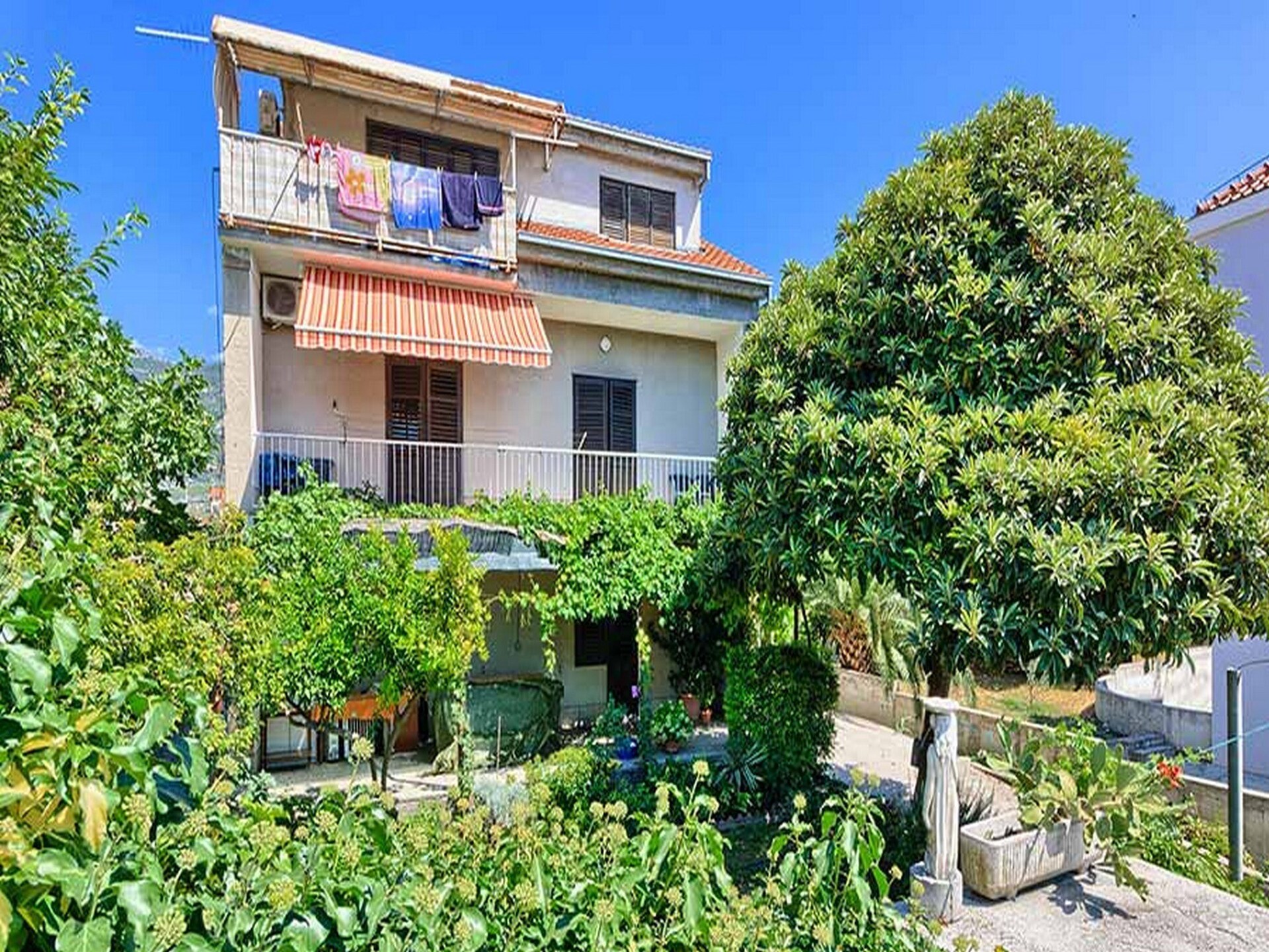 Rustig appartement in Kastel Luksic met balkon, op 100m van het strand - foto 20
