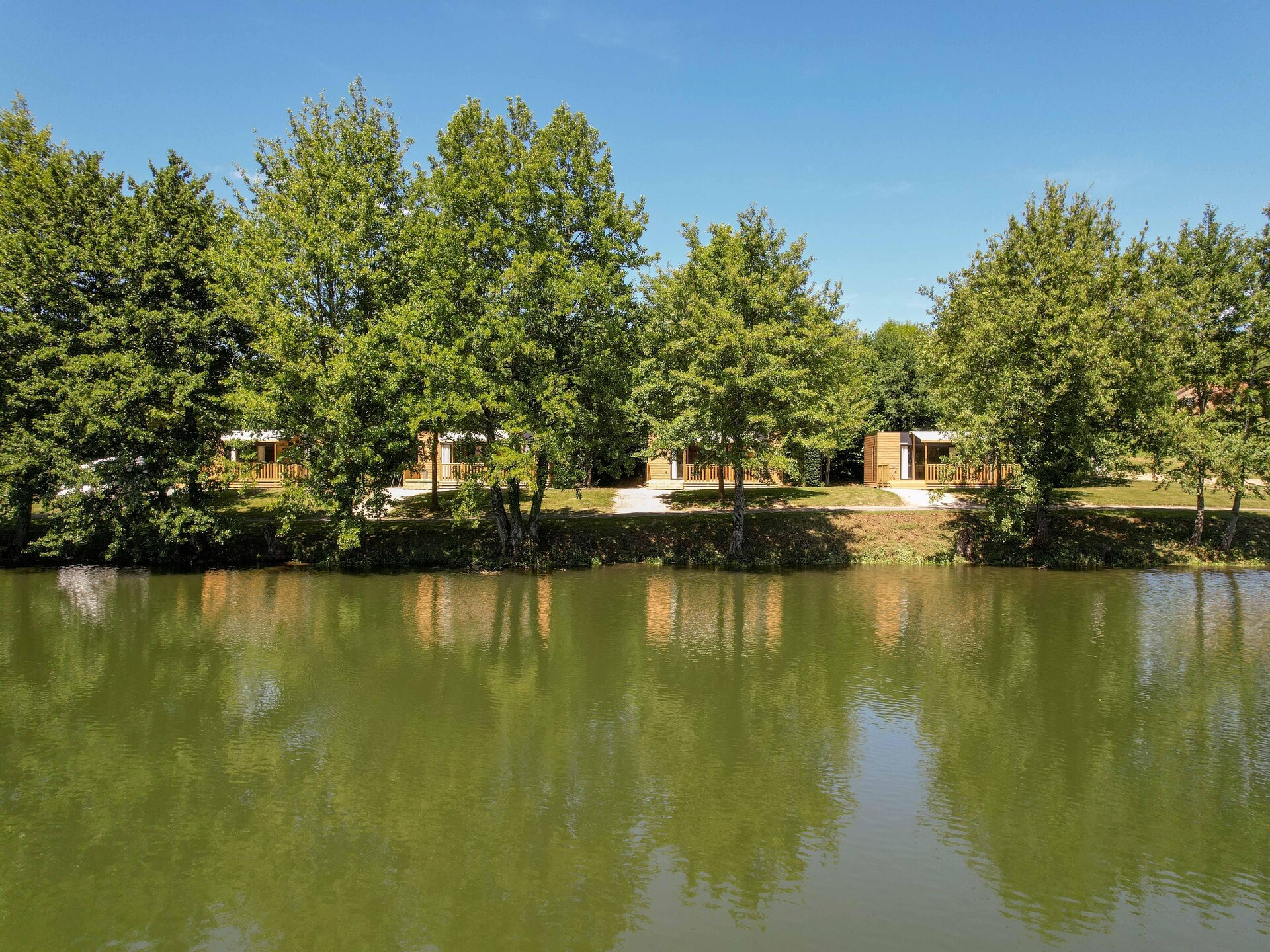 Chalet aan het meer in de Dordogne met zwembad, 6 personen - foto 2