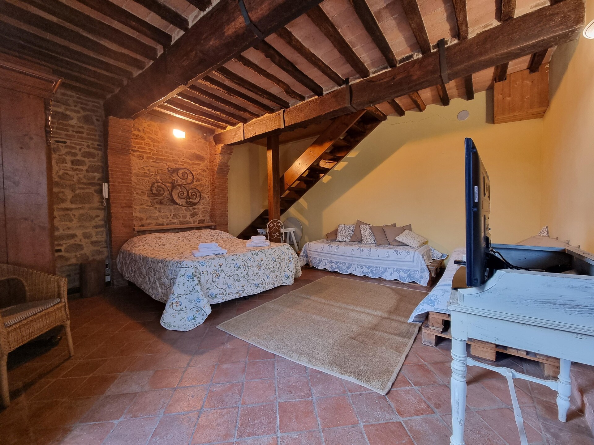 Ruim Toscaans vakantiehuis op boerderij met zwembad nabij Pontedera - foto 14