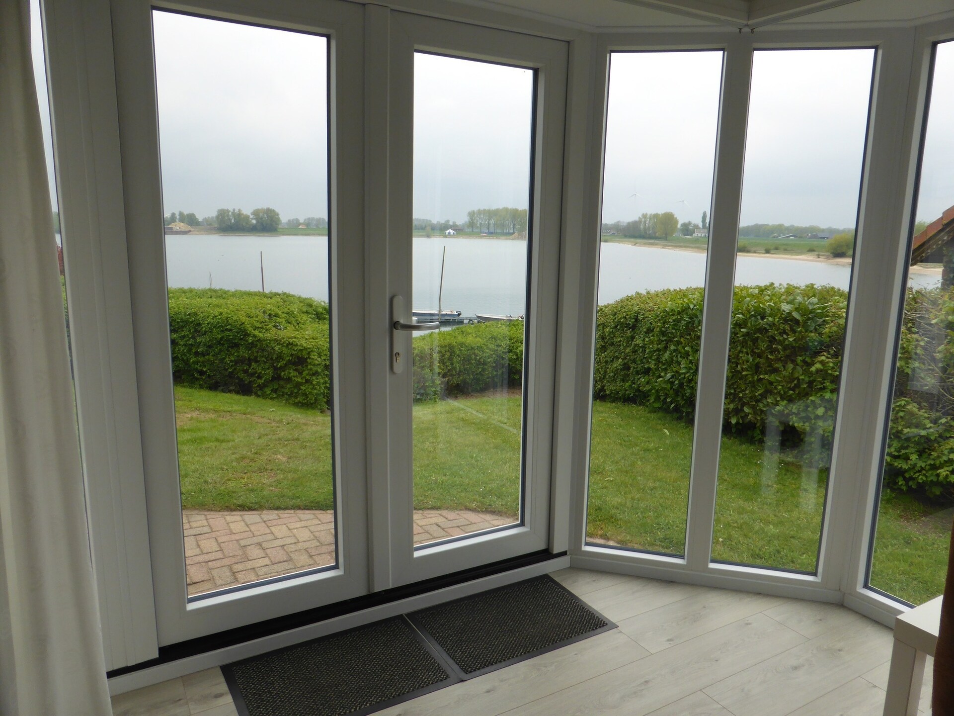 Comfortabel vrijstaand chalet aan de Rhederlaagse Meren in Gelderland - foto 13