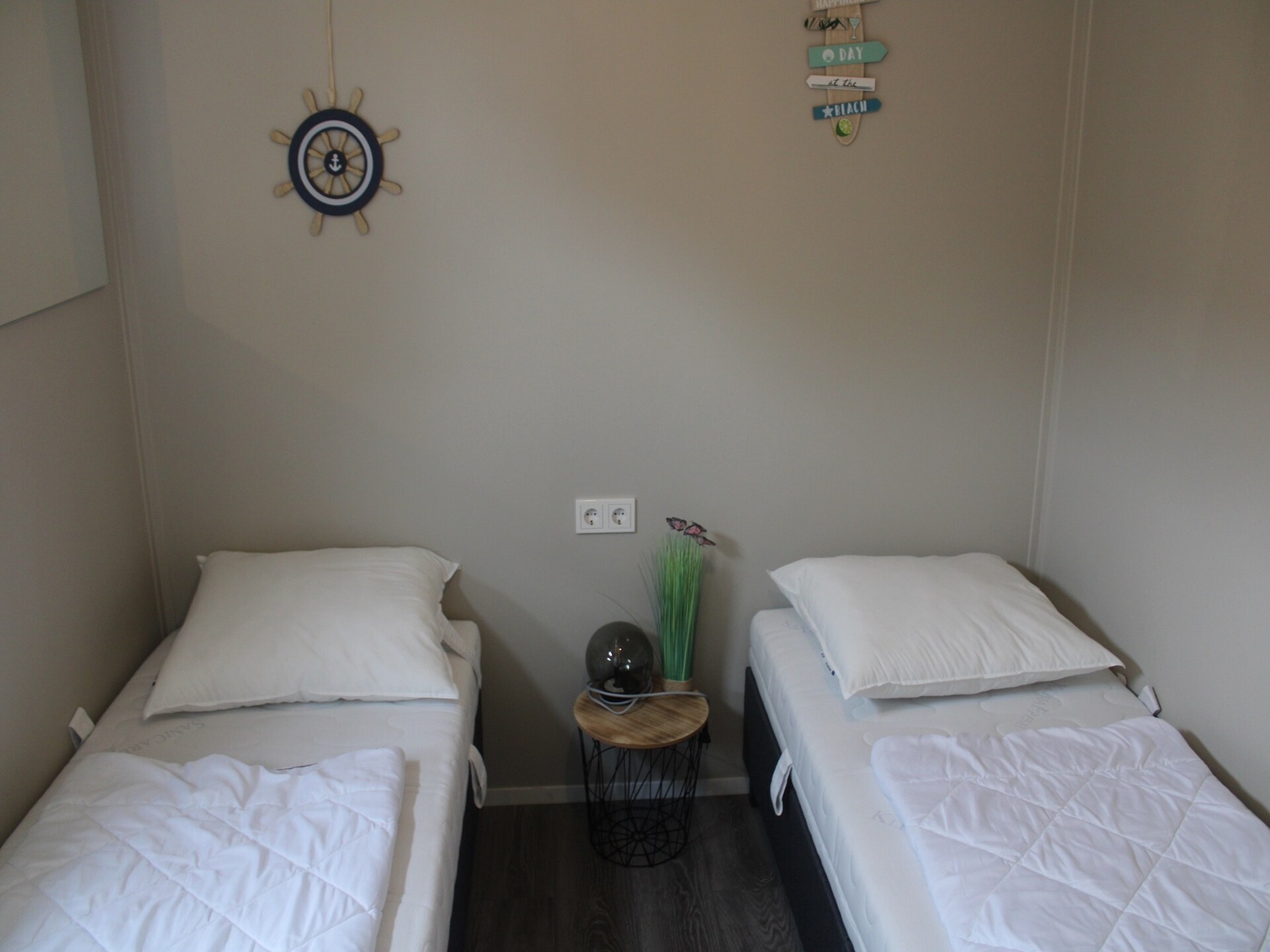 Stijlvol chalet met uitzicht op vijver op Recreatiepark Rhederlaagse Meren - foto 9