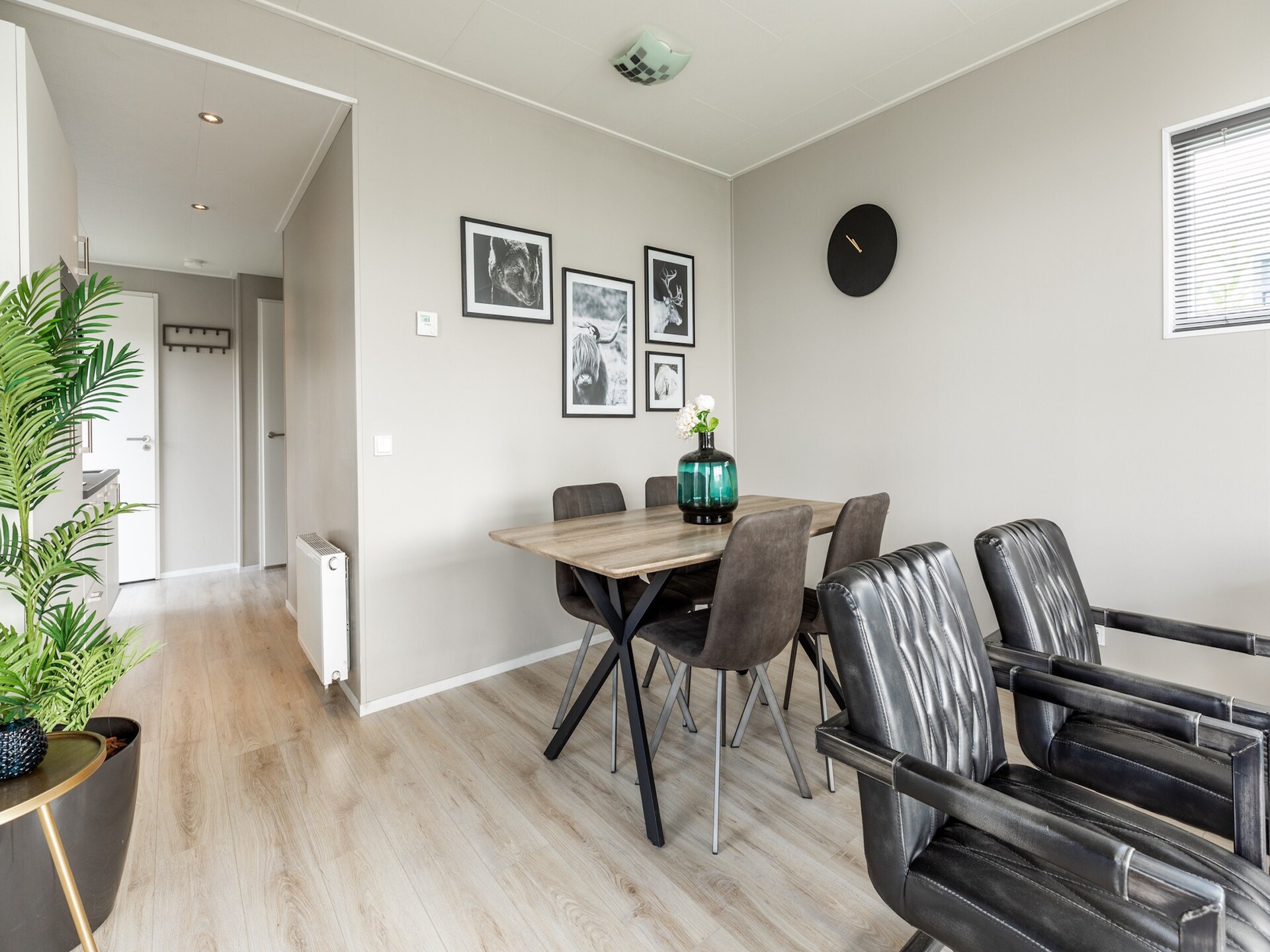 Stijlvol chalet met uitzicht op vijver op Recreatiepark Rhederlaagse Meren - foto 2
