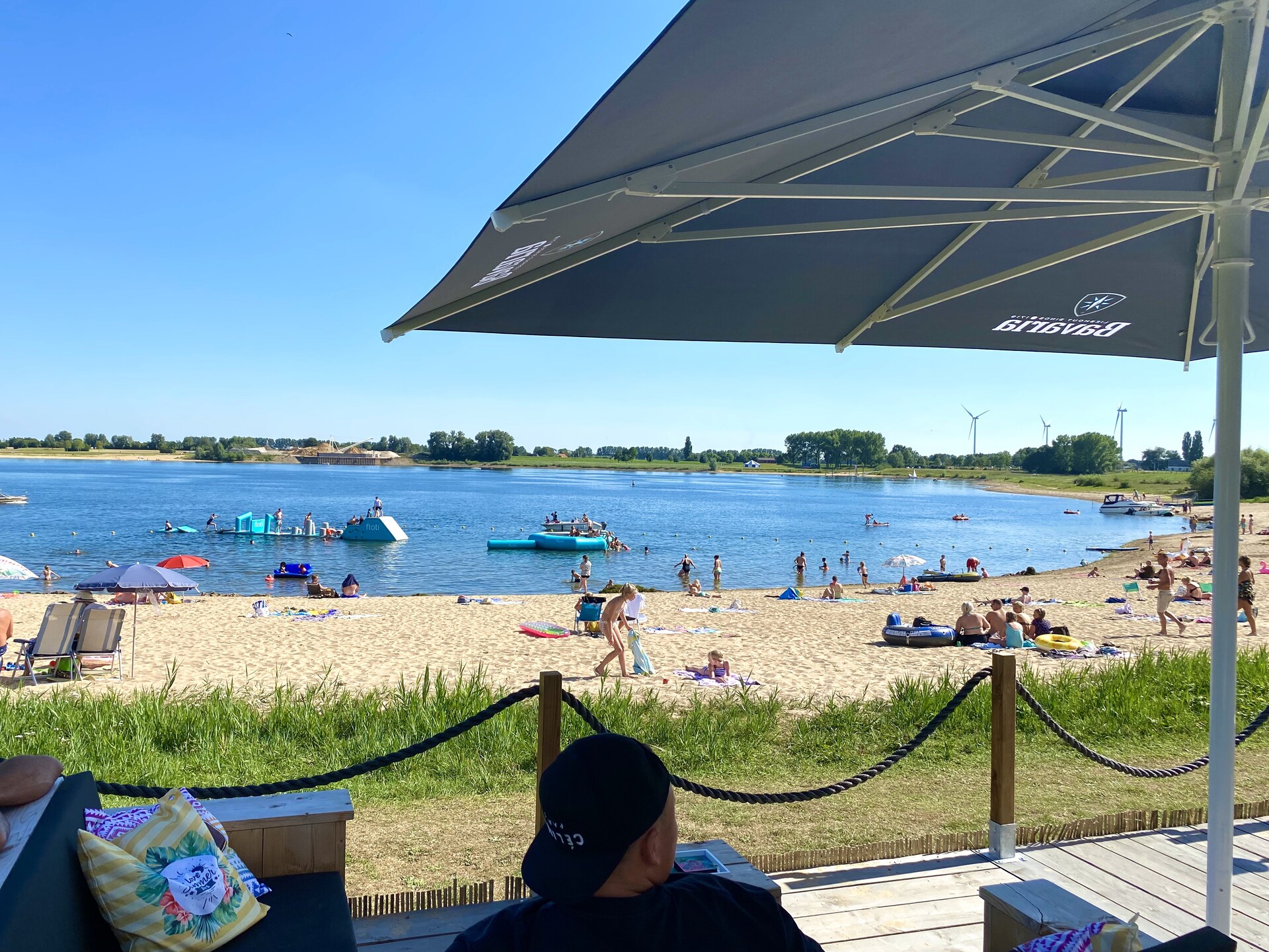 Stijlvol chalet aan vijver op Recreatiepark Rhederlaagse Meren - foto 24