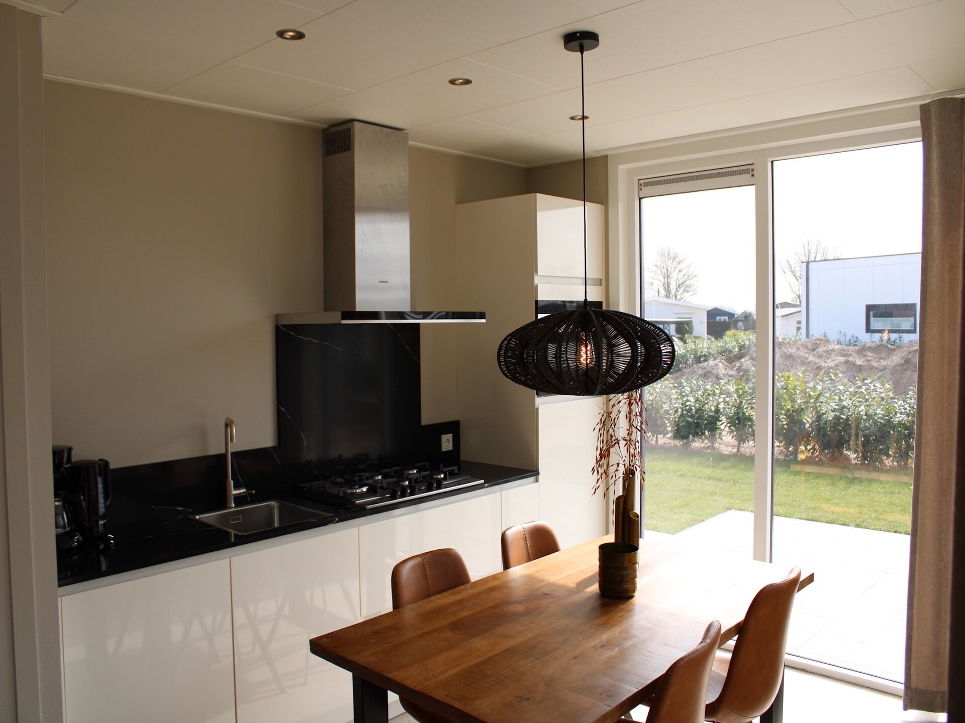Wellness chalet met sauna en sfeerhaard aan de Rhederlaagse Meren - foto 3