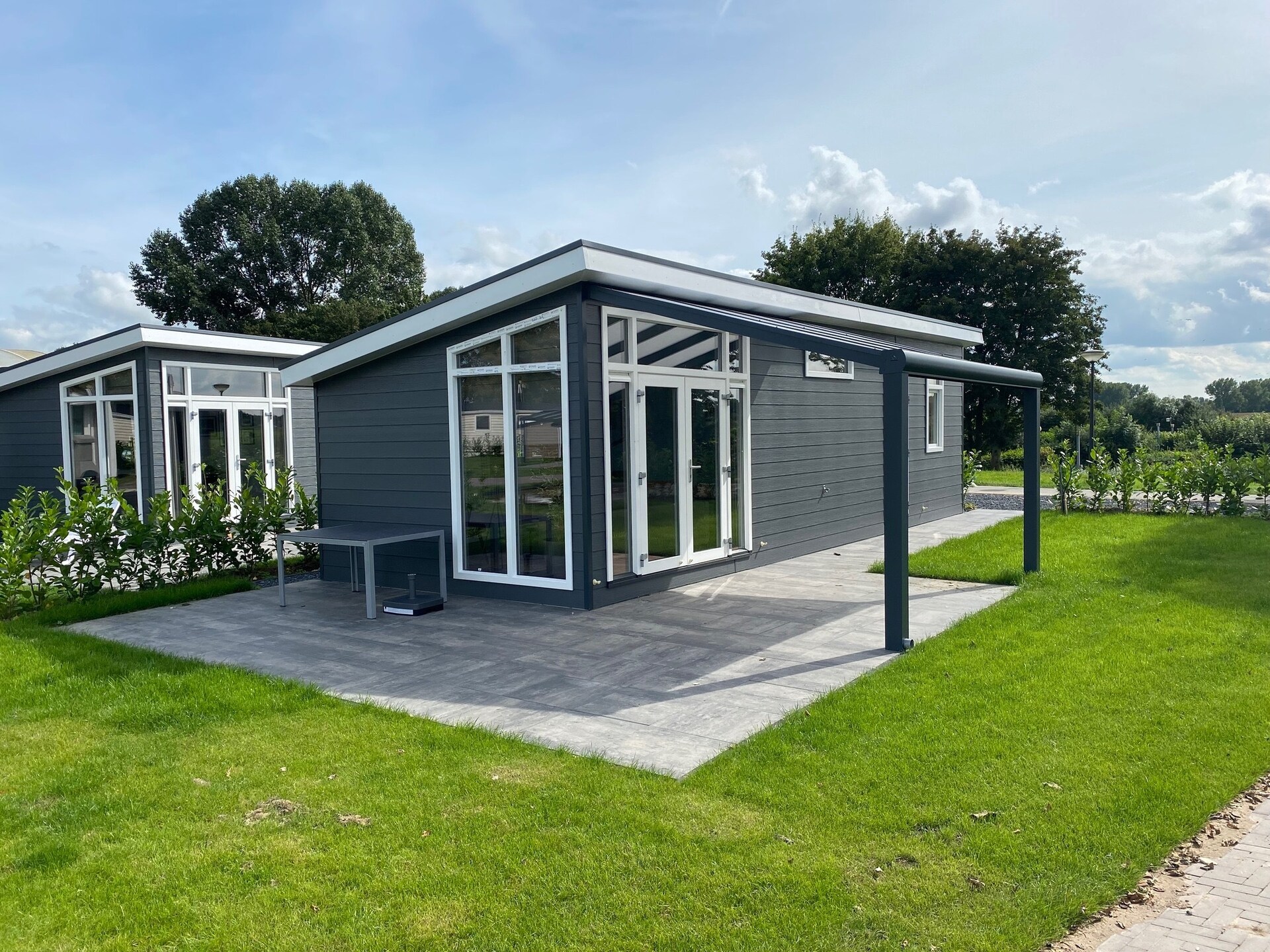 Stijlvol chalet op Recreatiepark Rhederlaagse Meren voor 4 personen - foto 4