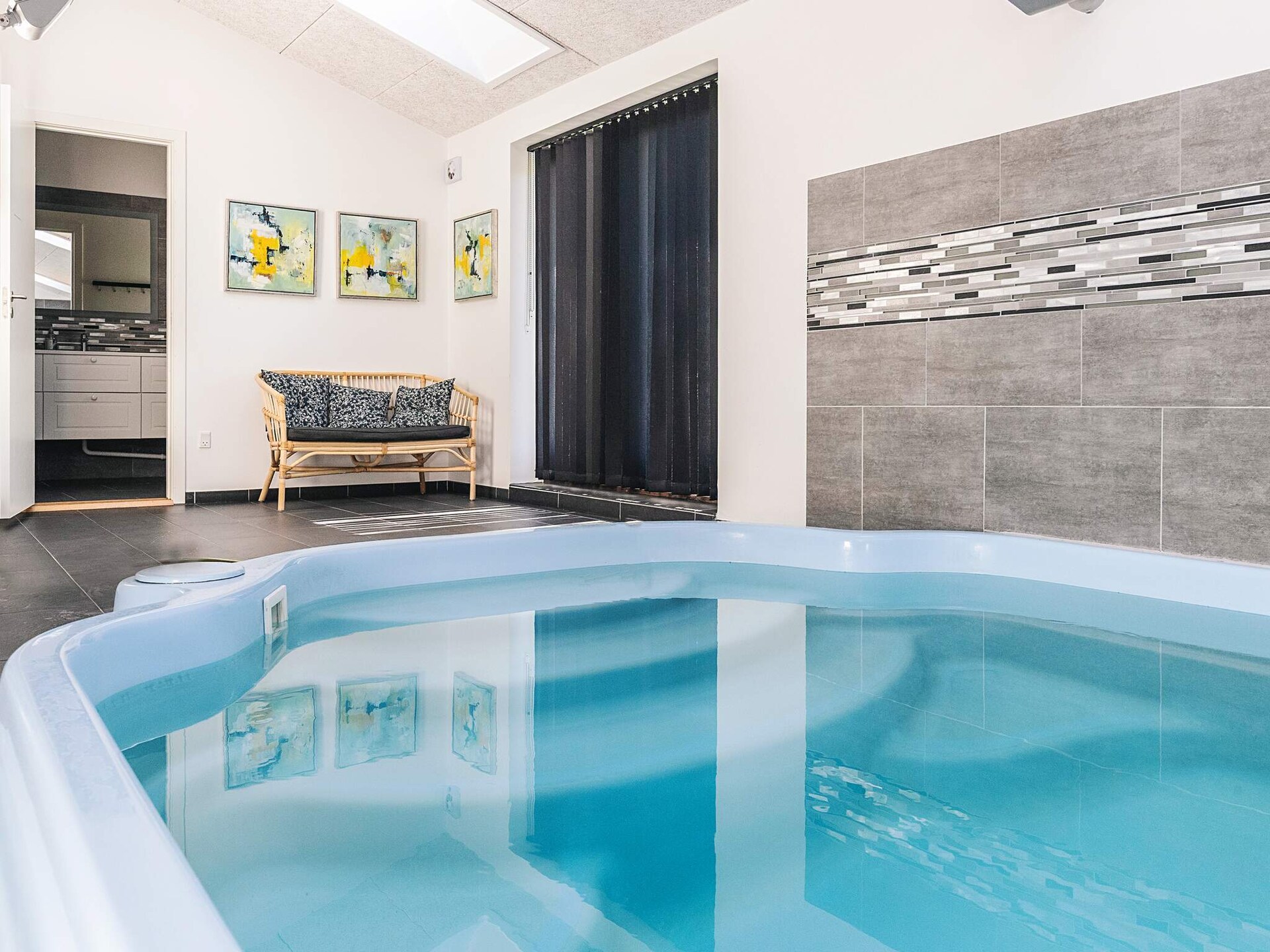 Aan zee: Ruim vakantiehuis in Rødby met pool en sauna - foto 16