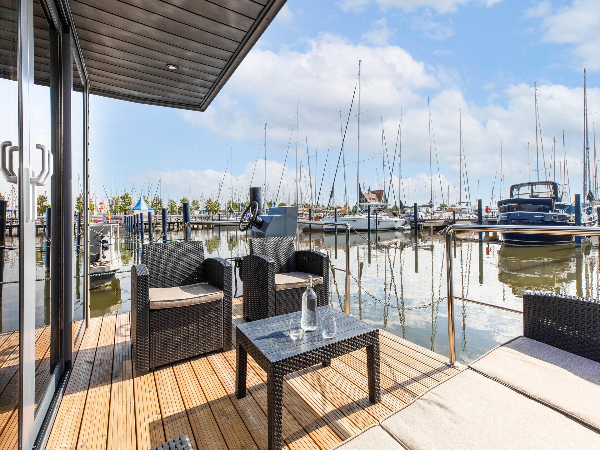 Unieke woonboot Wave aan het IJsselmeer in Volendam - foto 26