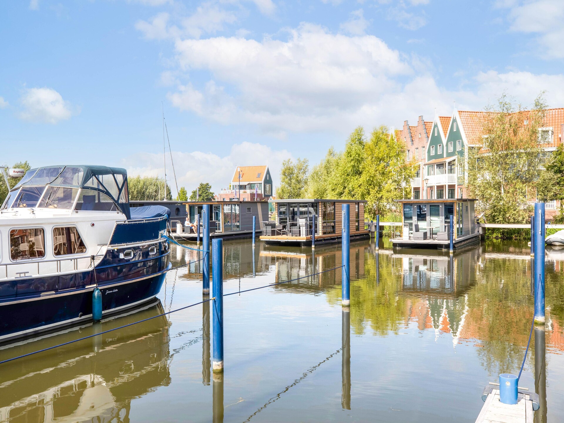 Unieke woonboot Wave aan het IJsselmeer in Volendam - foto 30