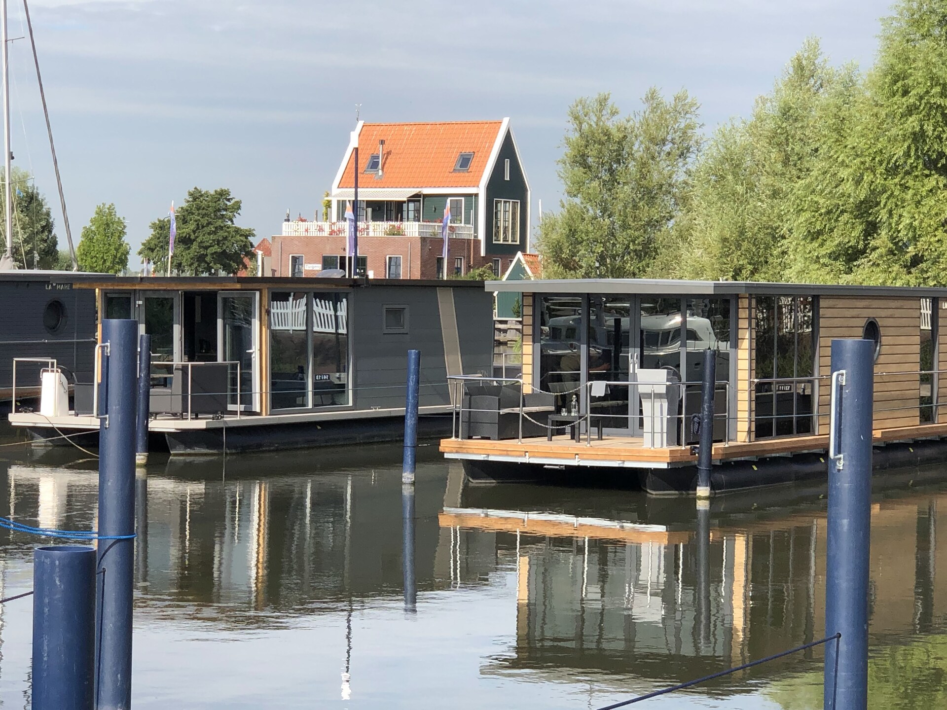 Unieke woonboot Wave aan het IJsselmeer in Volendam - foto 39