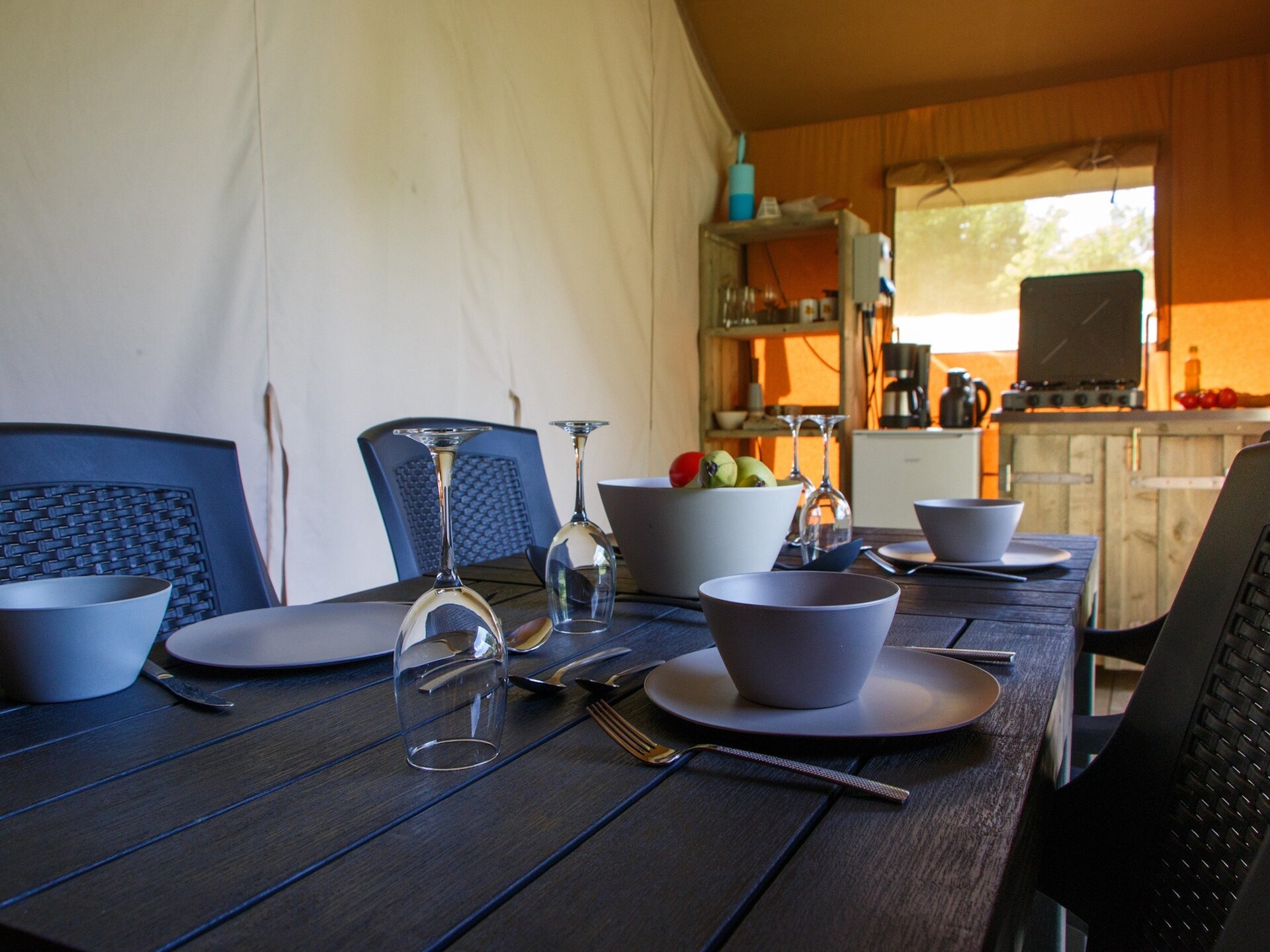 Glamping tent met overdekt terras op Rhederlaagse Meren - foto 6