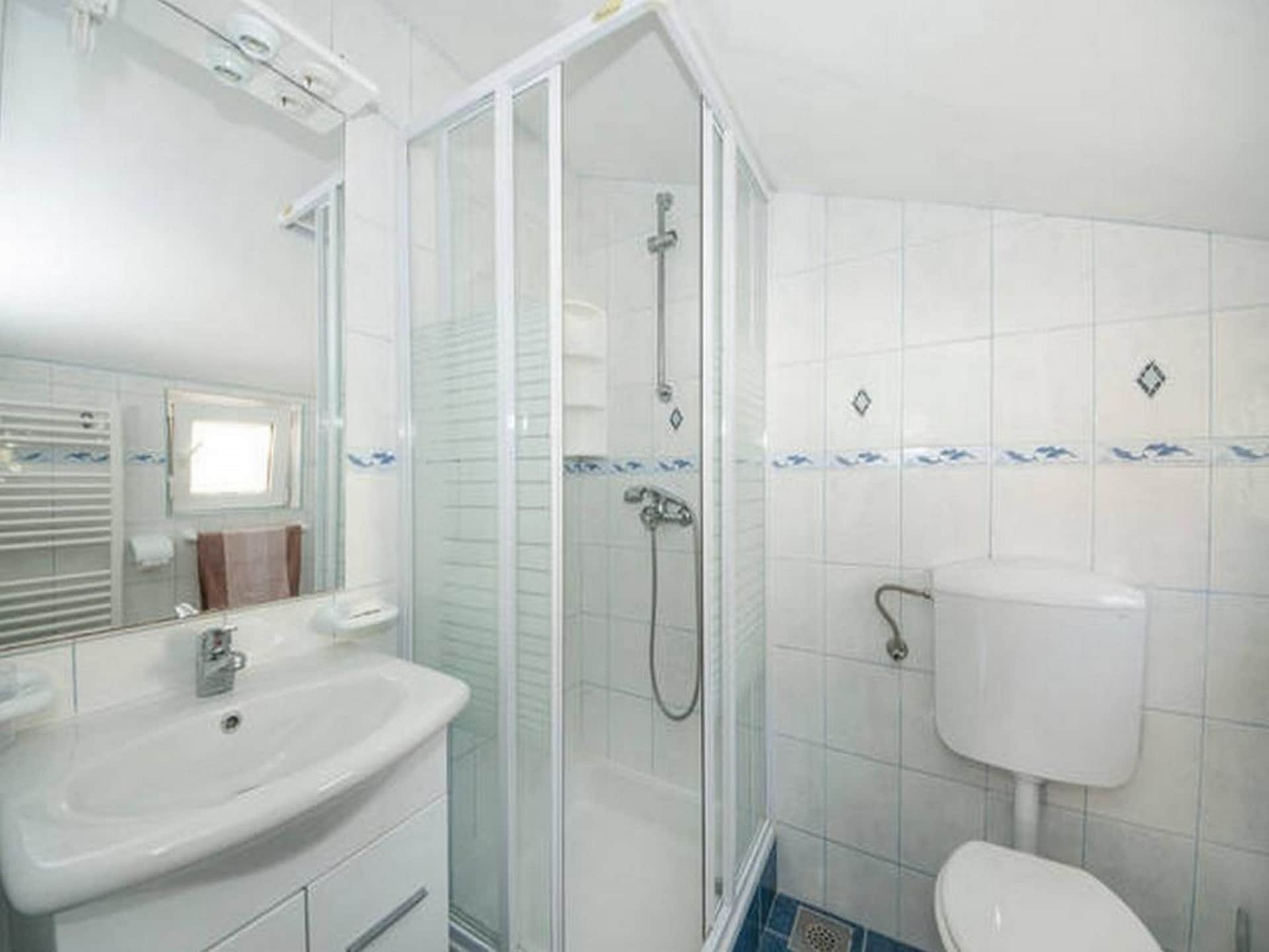 Bertie's Lodge - Standard Two Bedroom Apartment with Balcony and Sea view(A0) - foto 8