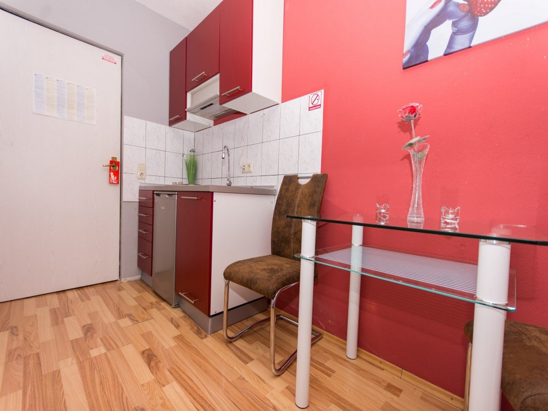 Studio met balkon en zeezicht op 400 meter van het strand in Okrug Gornji - foto 22